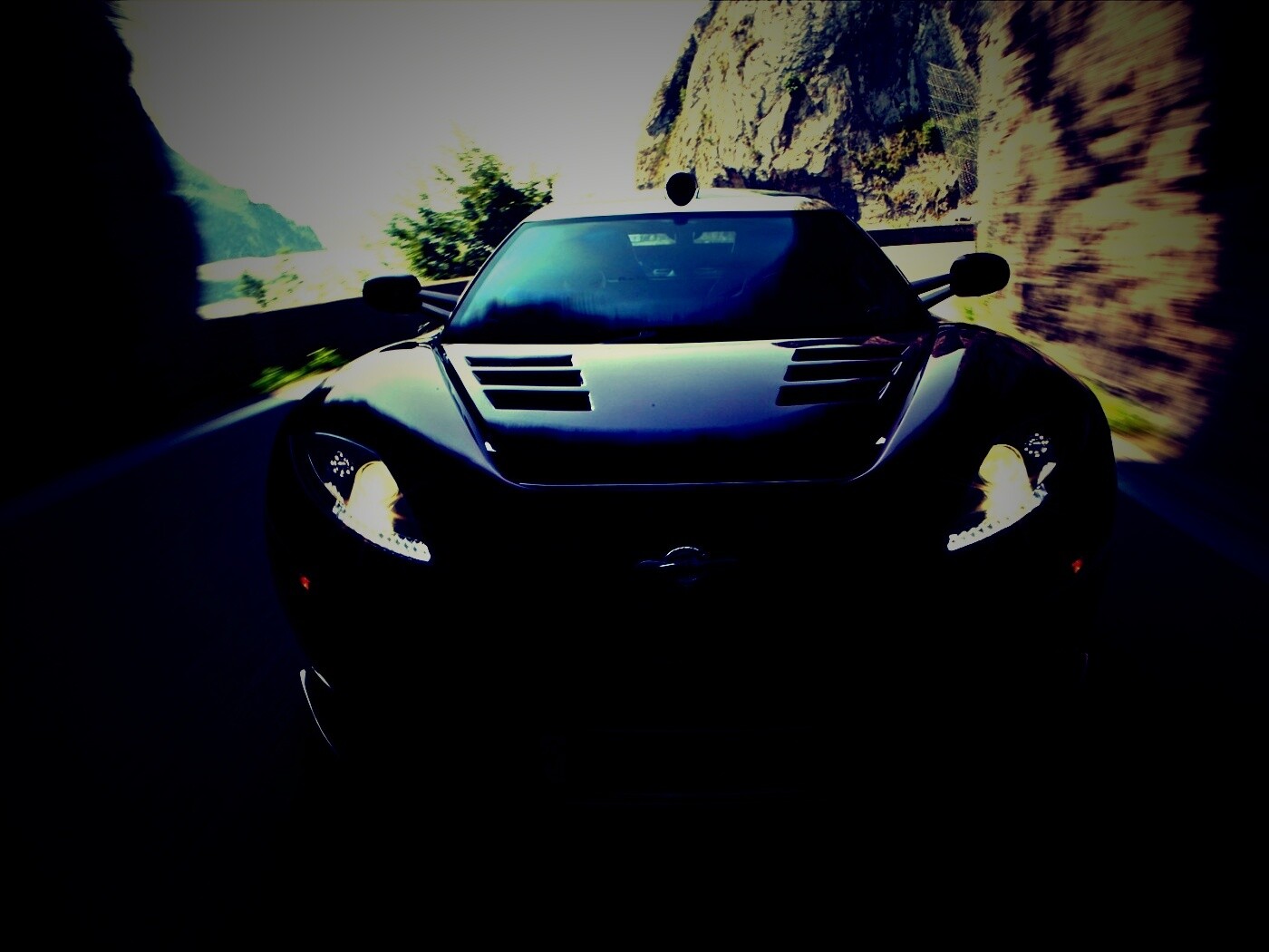 Машина въезжает в тоннель обои