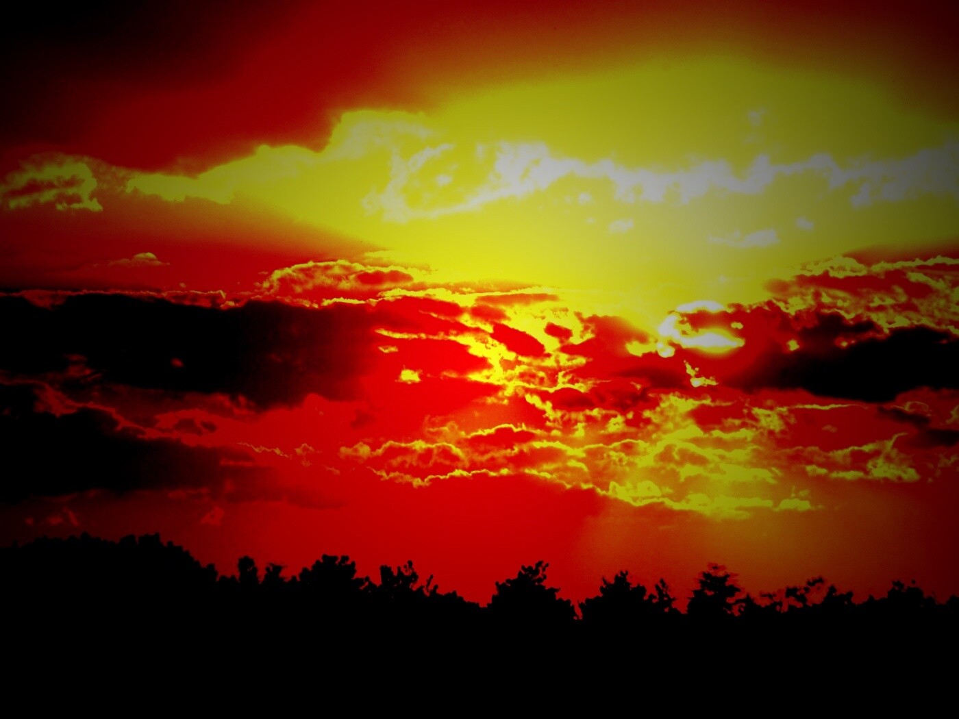 Ярко-оранжевое закатное небо обои