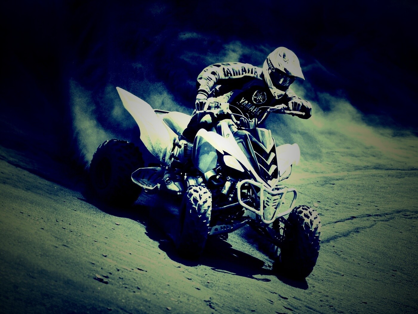 Спортсмен на квадроцикле обои