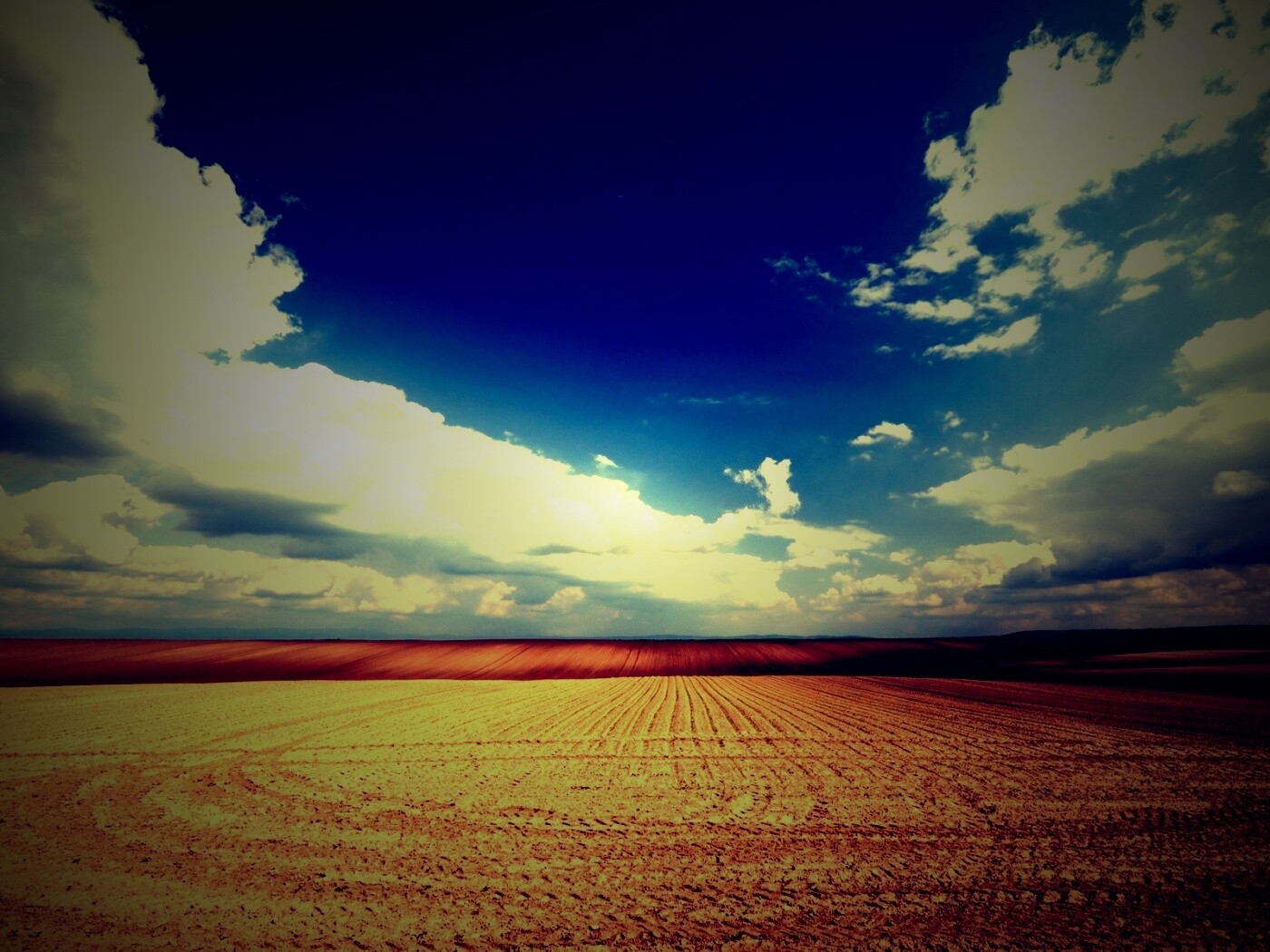 Незасеянное поле обои