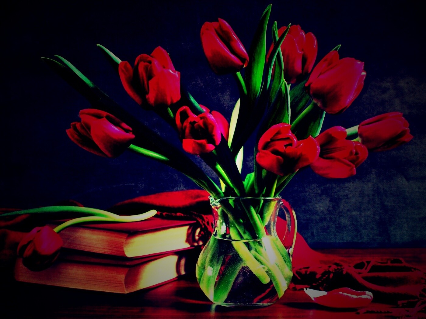 Букет красных тюльпанов обои