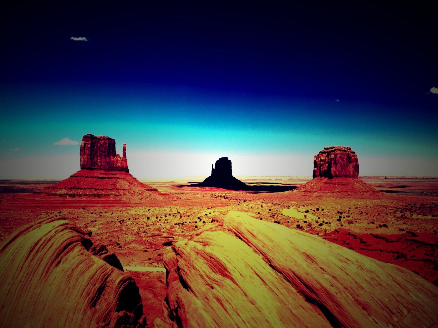 Долина монументальных гор обои