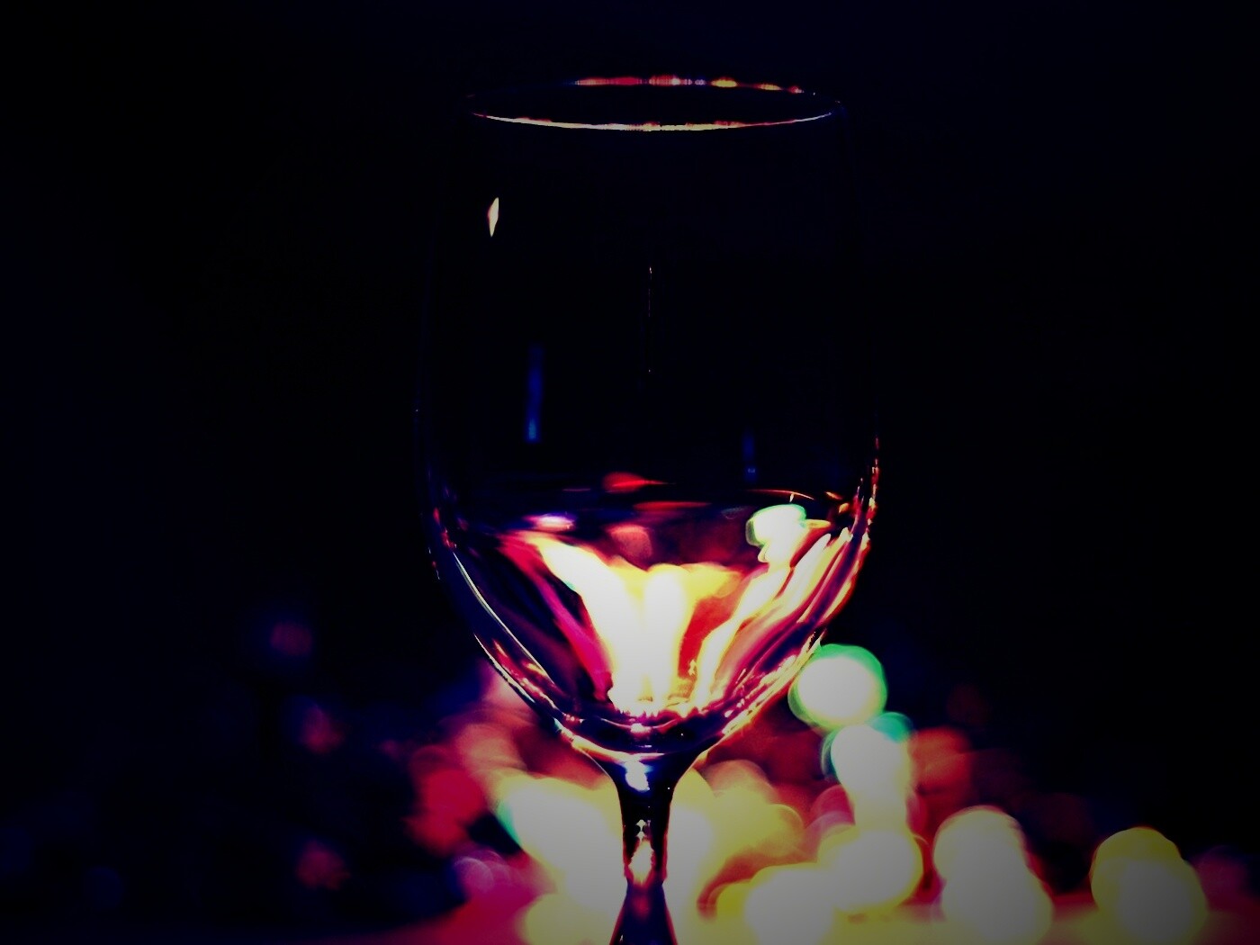 Бокал с водой обои