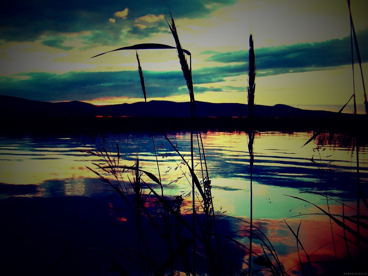 Закат на озере обои