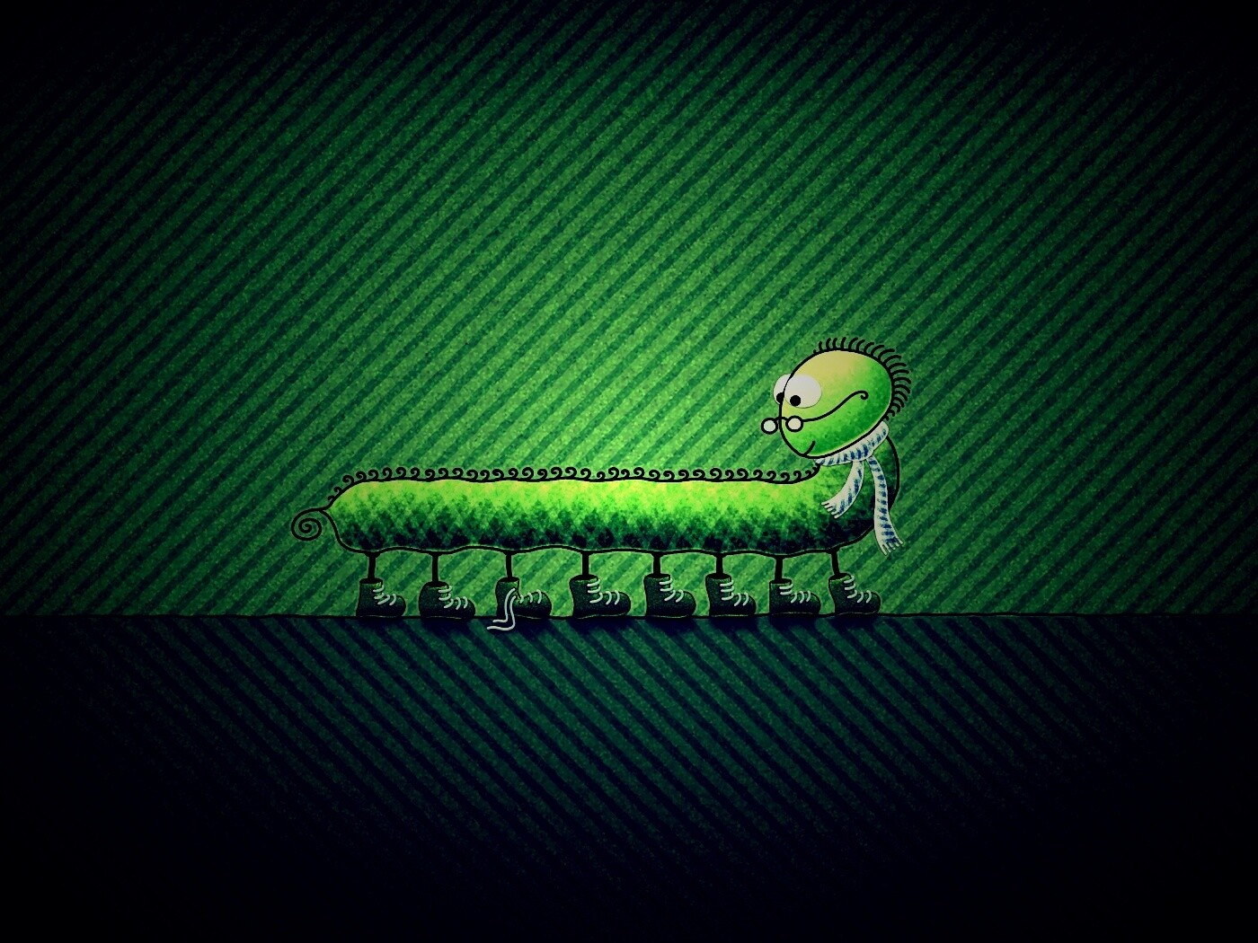 Гусеница в ботинках обои