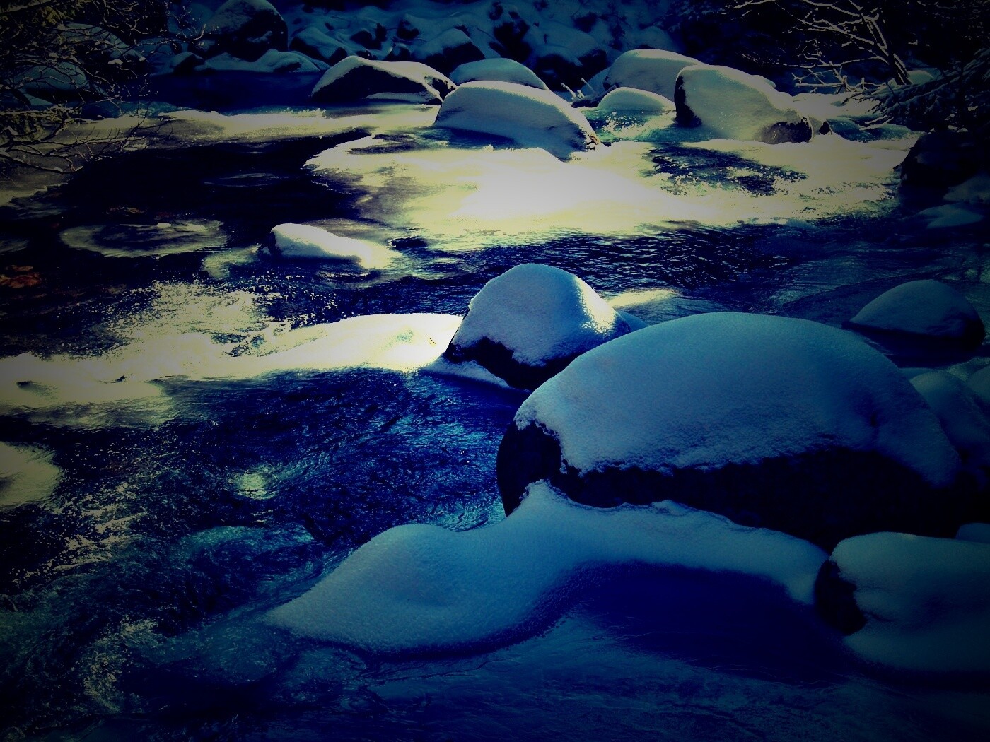 Замёрзжая речка обои