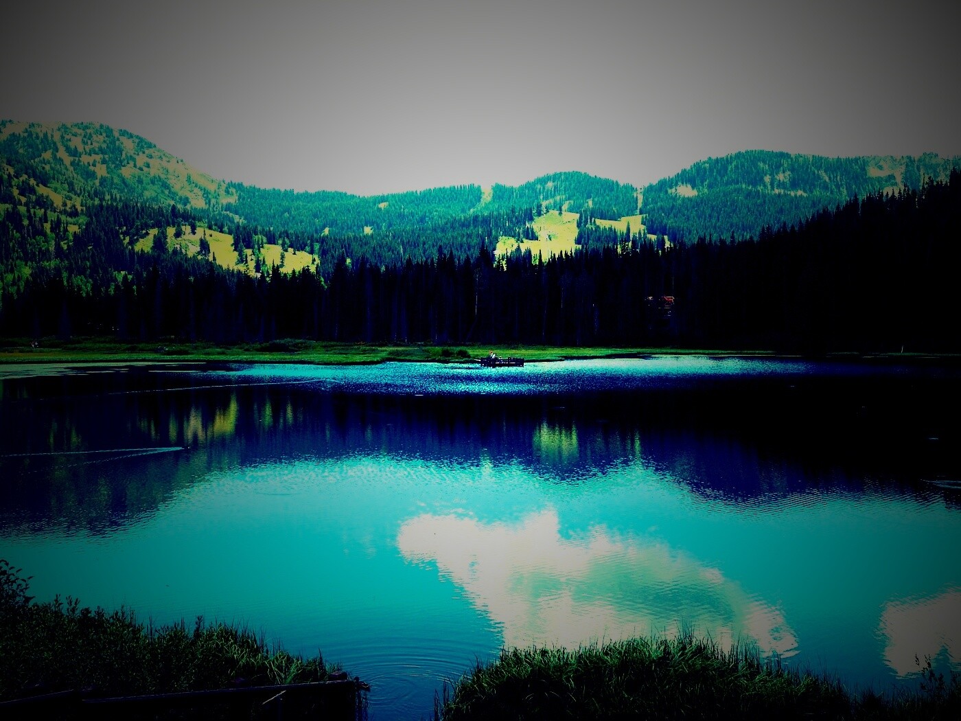 Горное озеро обои