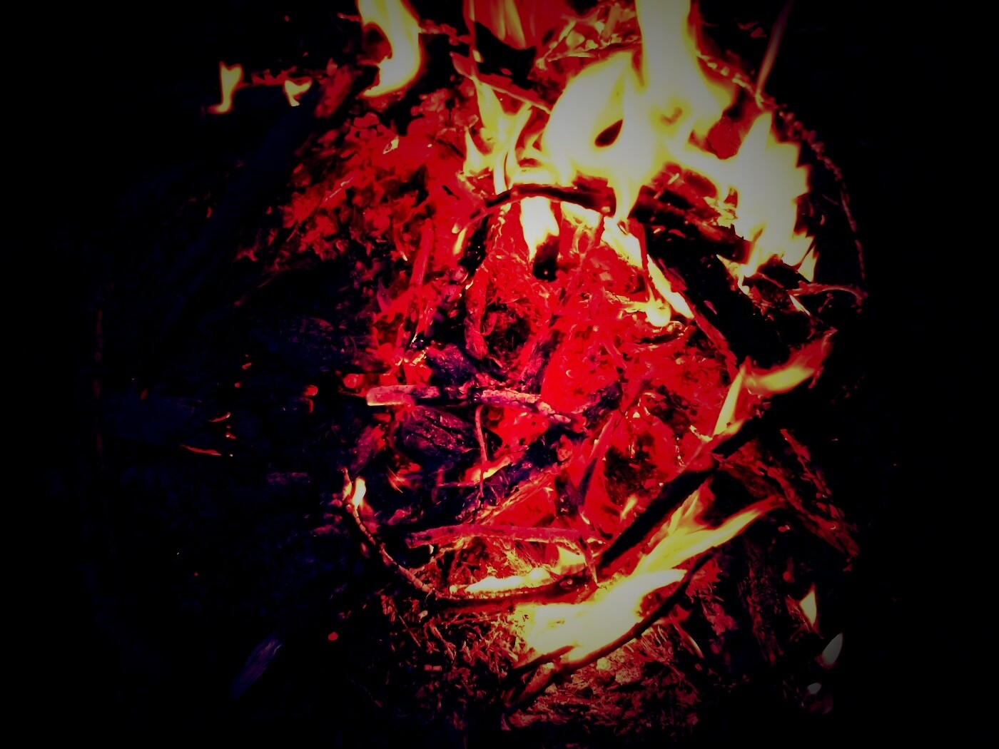 Костёр крупным планом обои