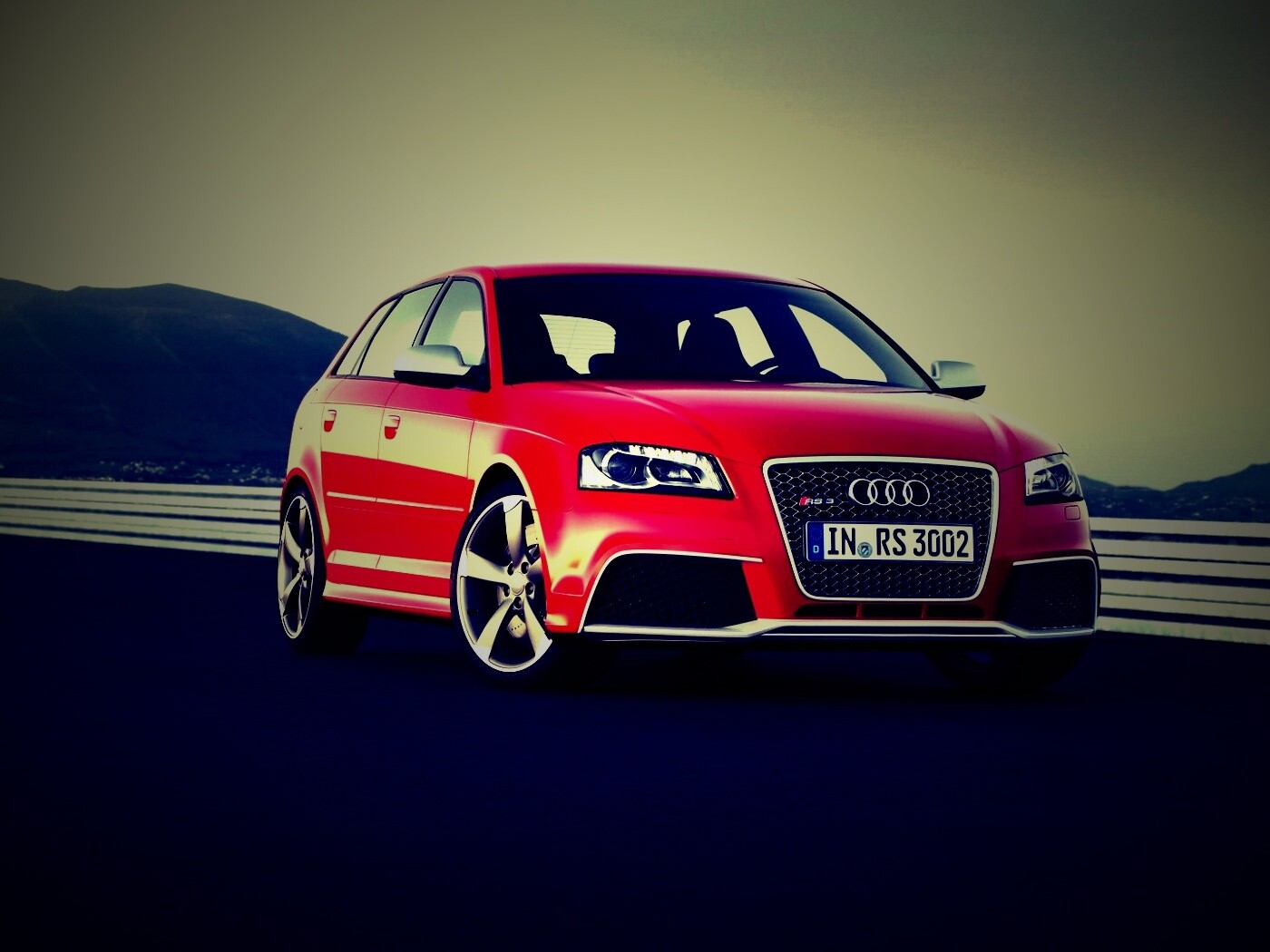 Красная Audi RS3 спереди обои