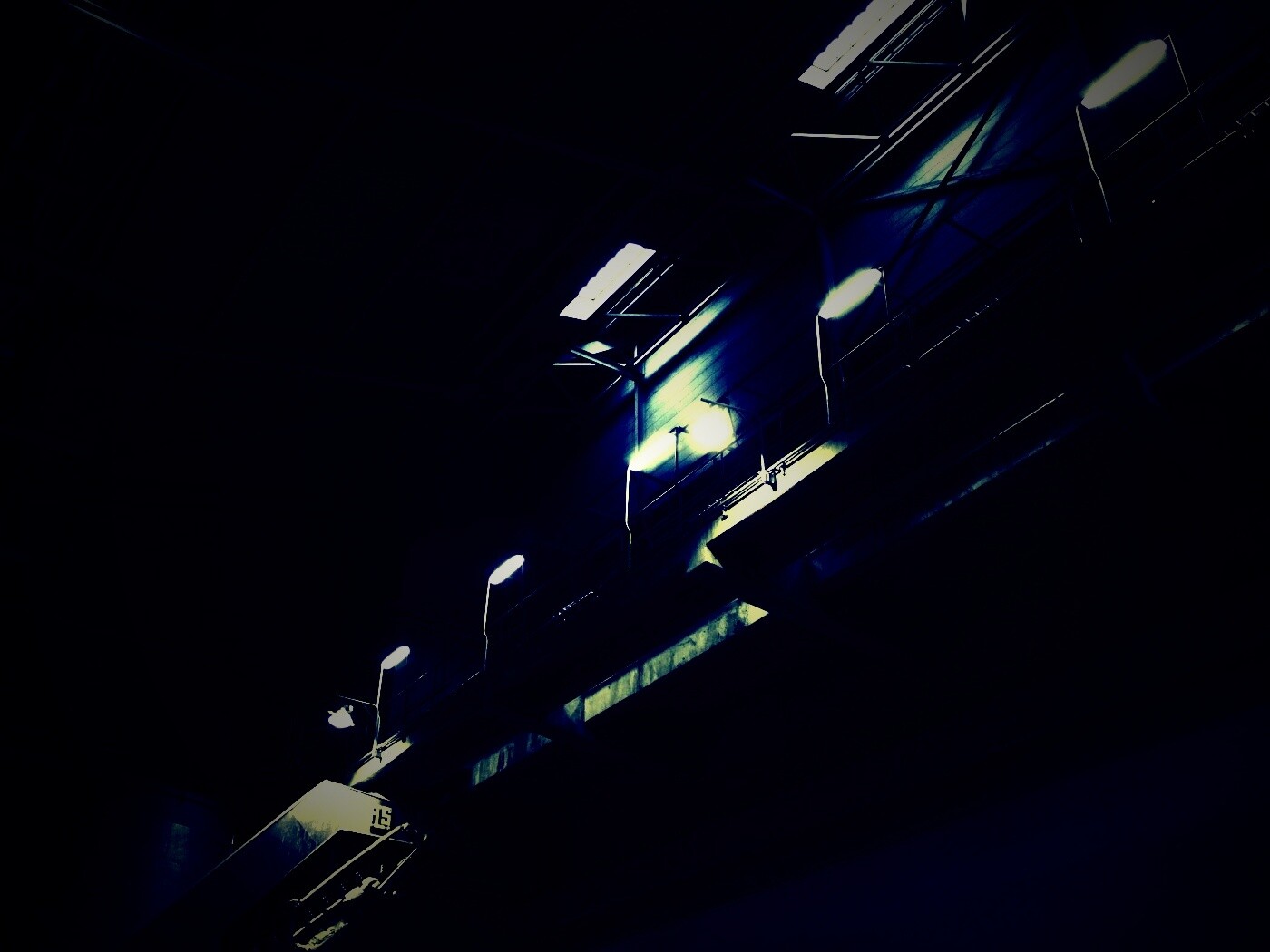 Платформа ночью обои