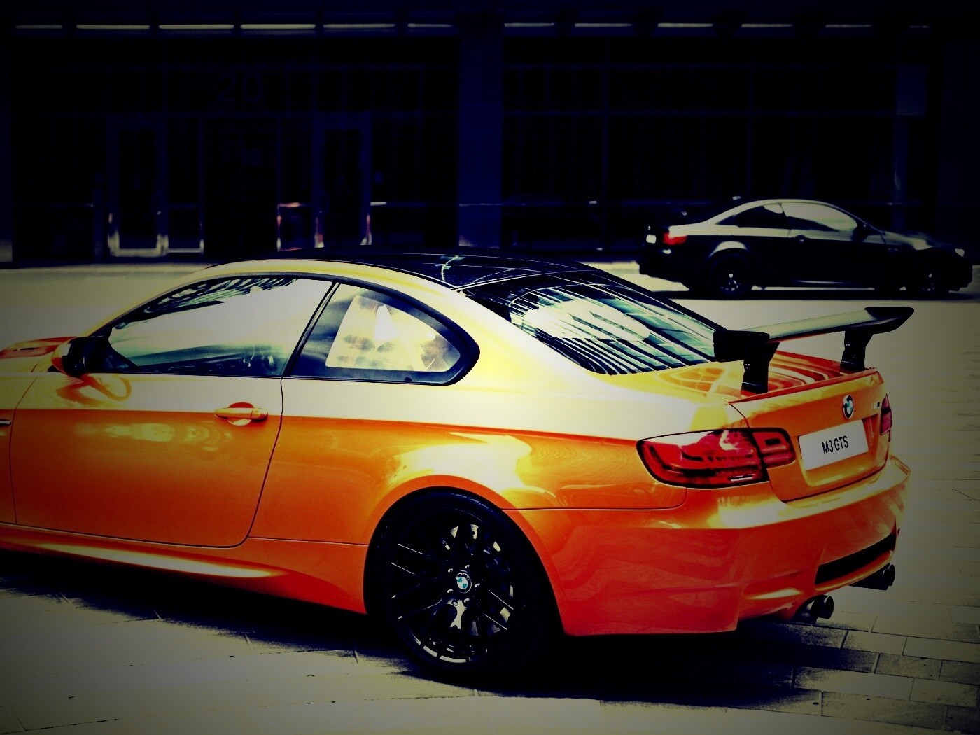 Оранжевый BMW M3 обои