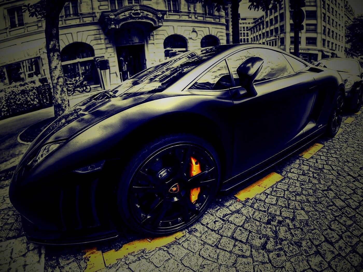 Ламборжини и Порше широкоугольным объективом обои