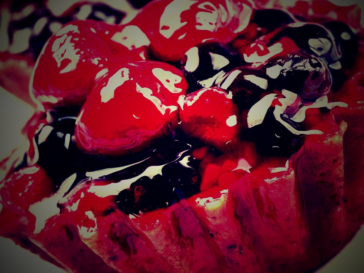 Восхитительная корзиночка с фруктами обои