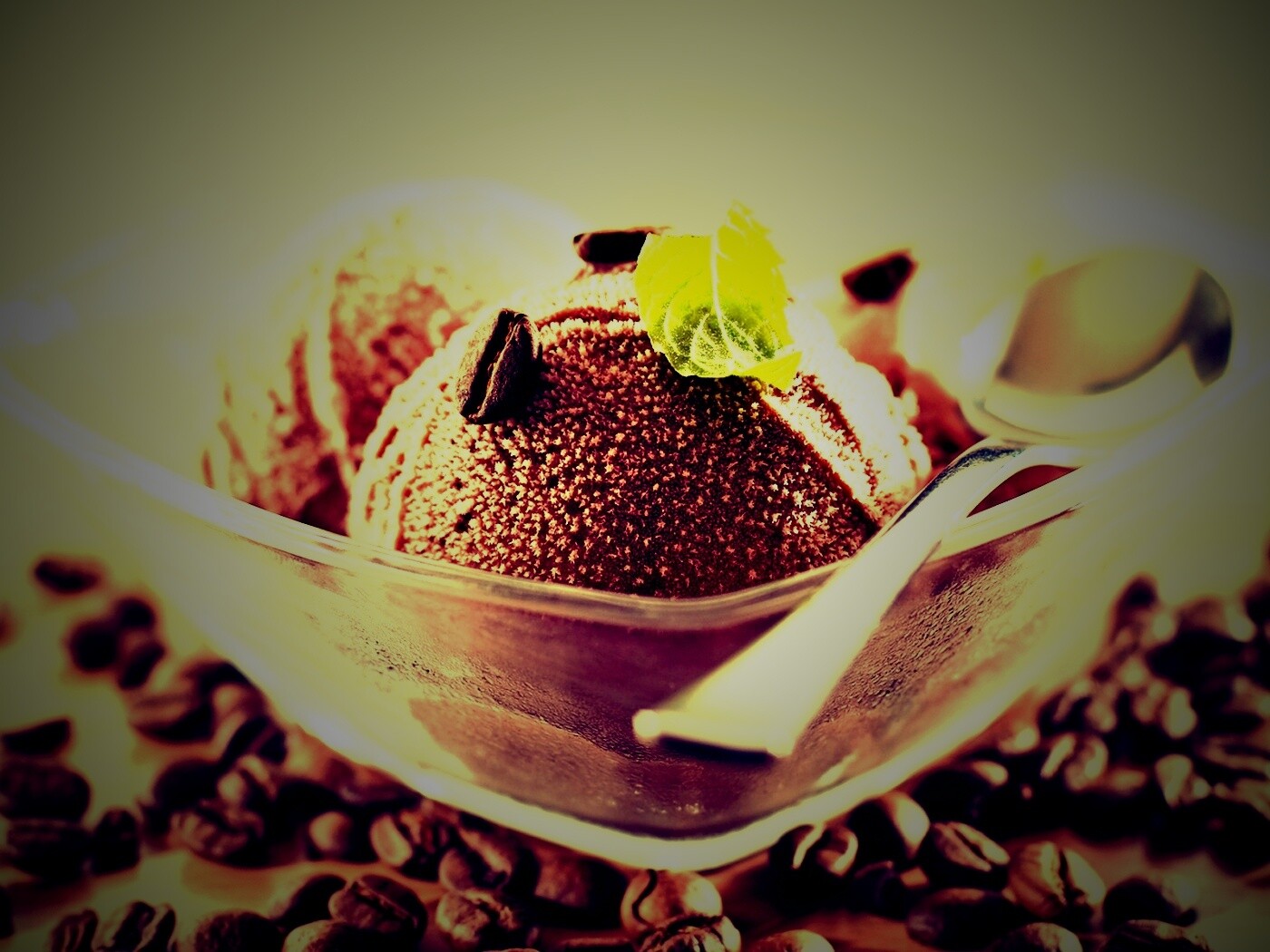 Кофейное мороженое с листиком мяты обои