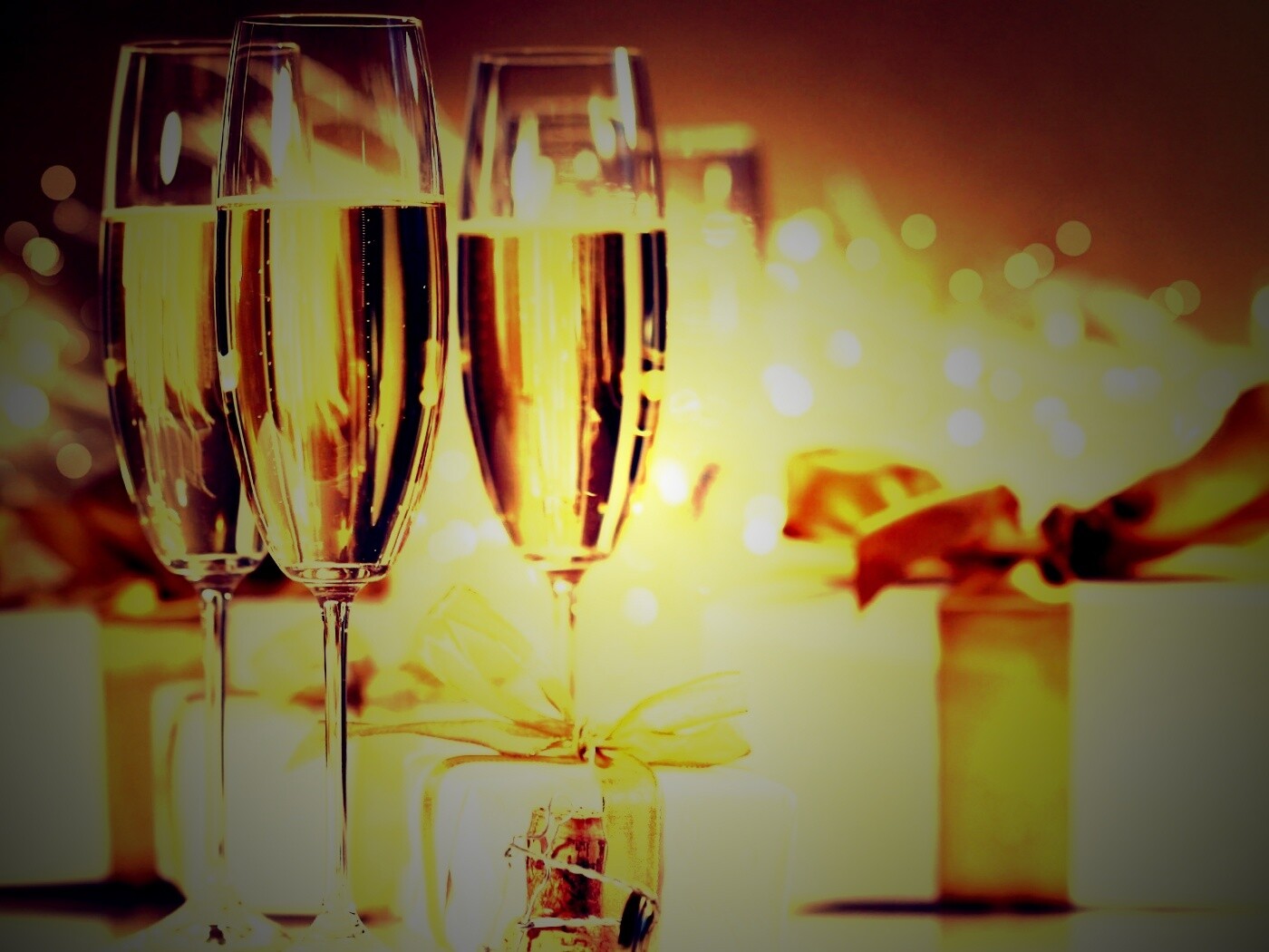 Бокалы с шампанским обои