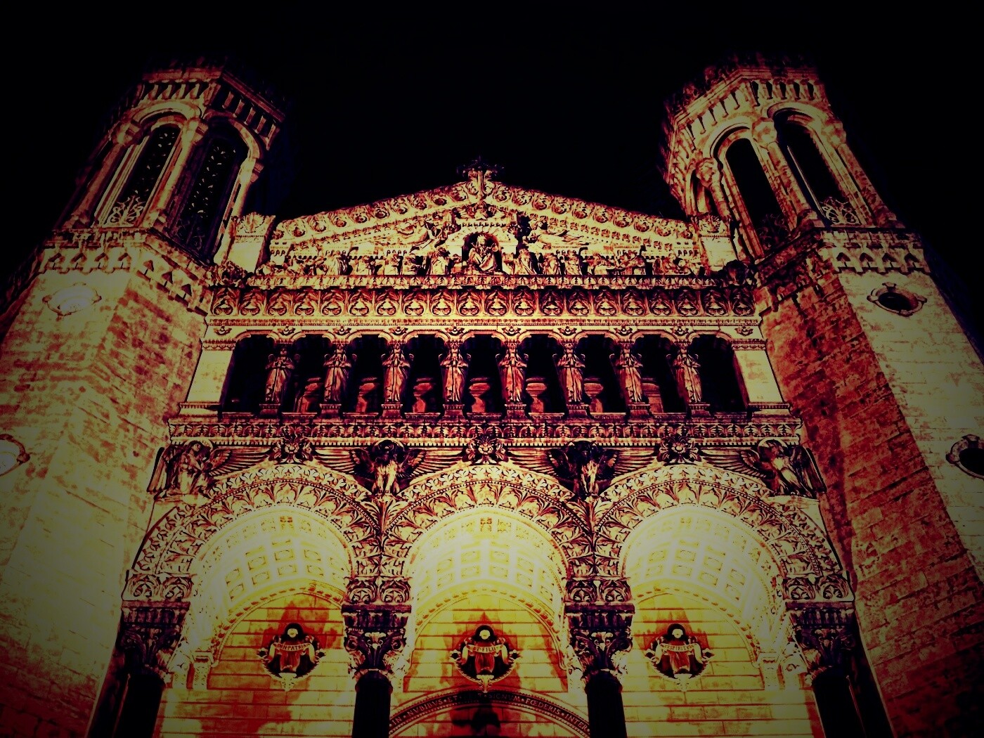 Базилика Нотр-Дам-де-Фурвьер обои