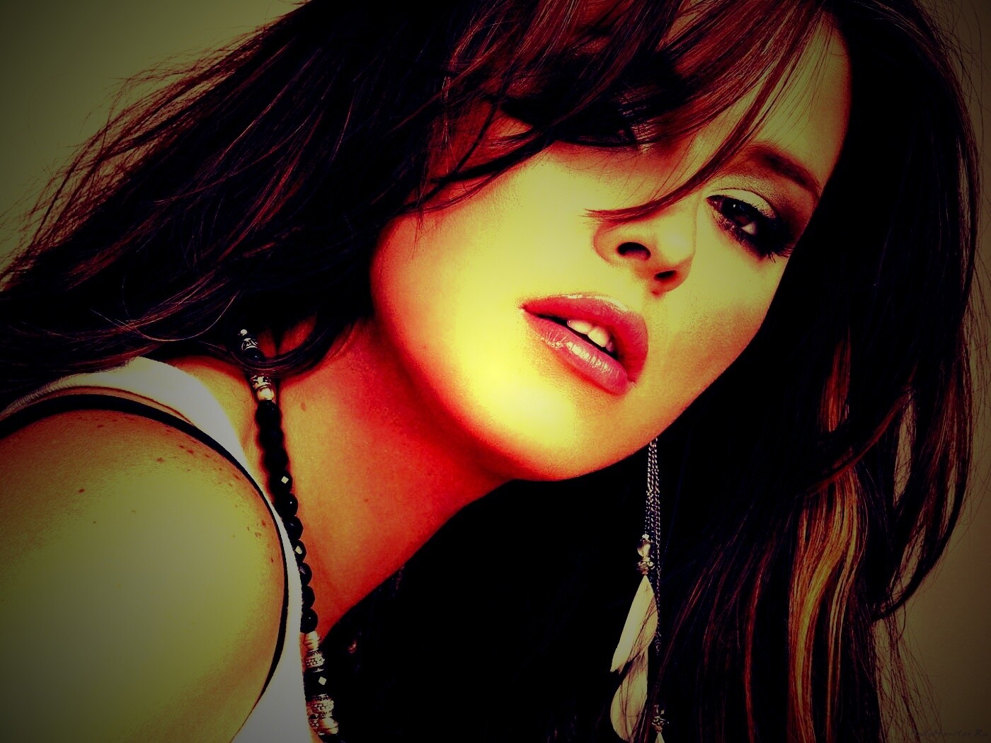 Брюнетка обои