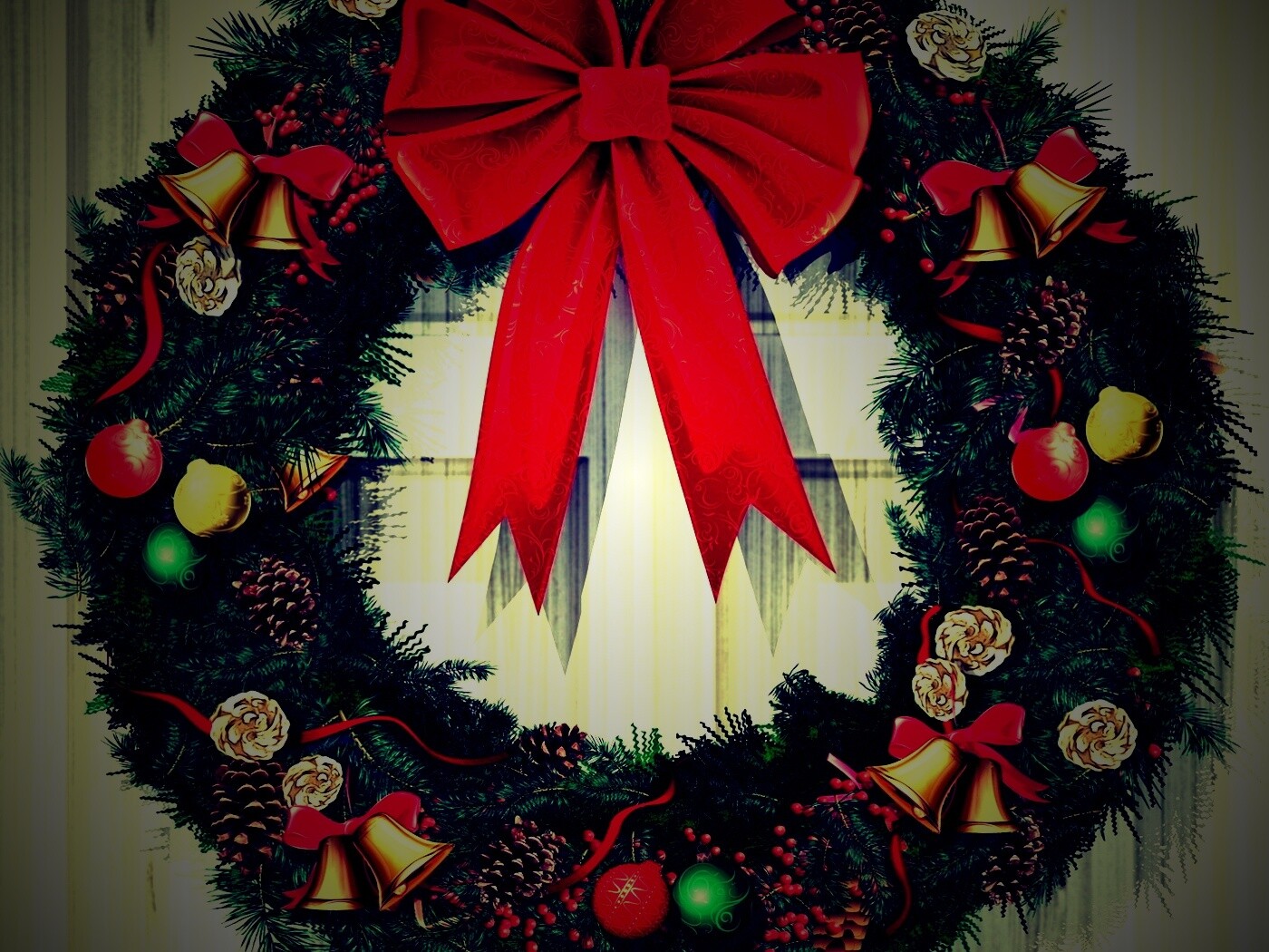 Новогодний венок на двери обои