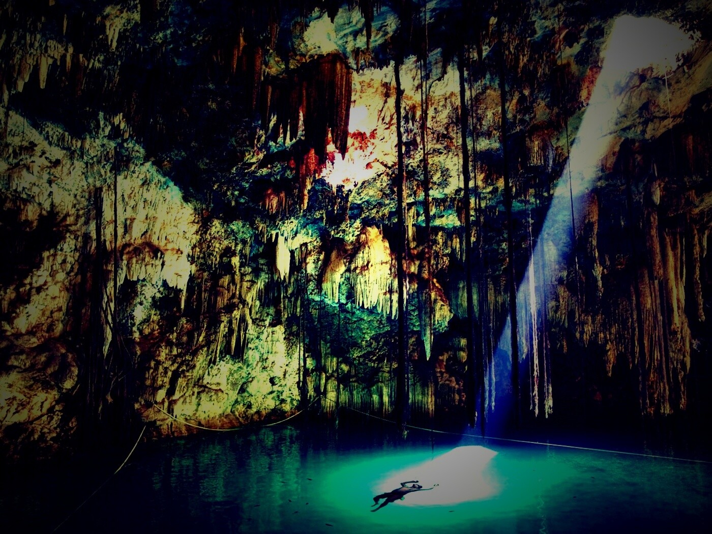 Пещера сталактитов обои