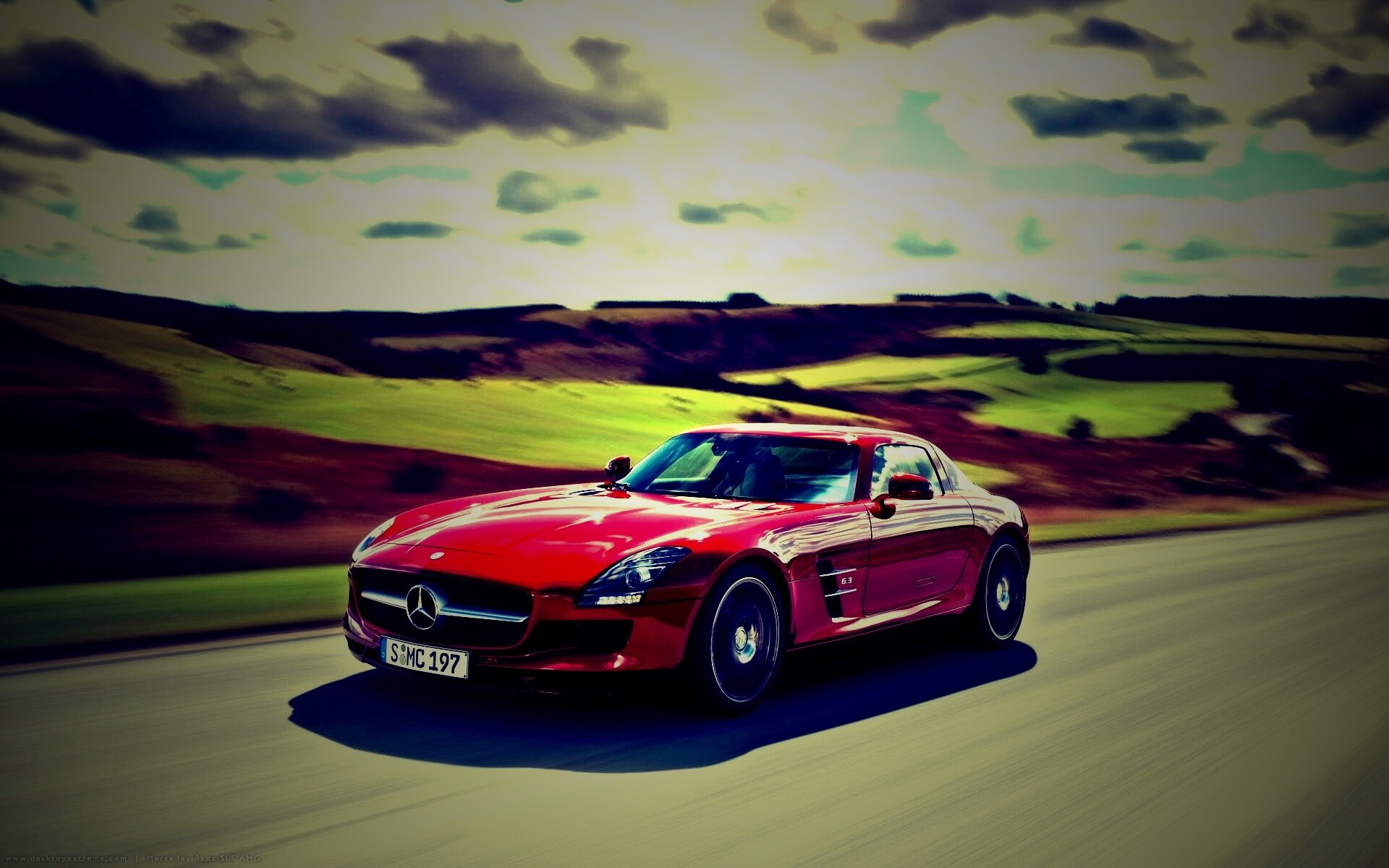 Красный спортивный мерседес обои