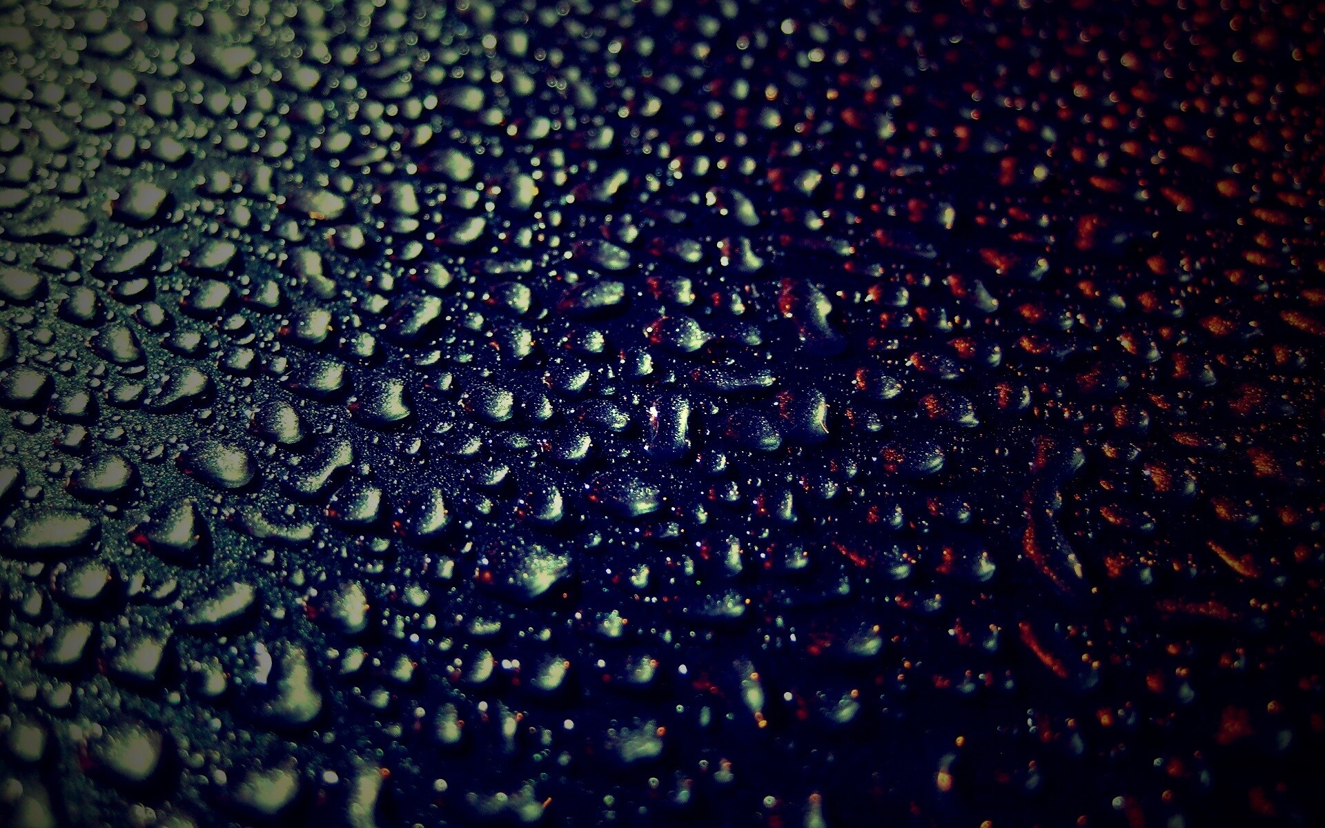 Вода собирается в капли обои