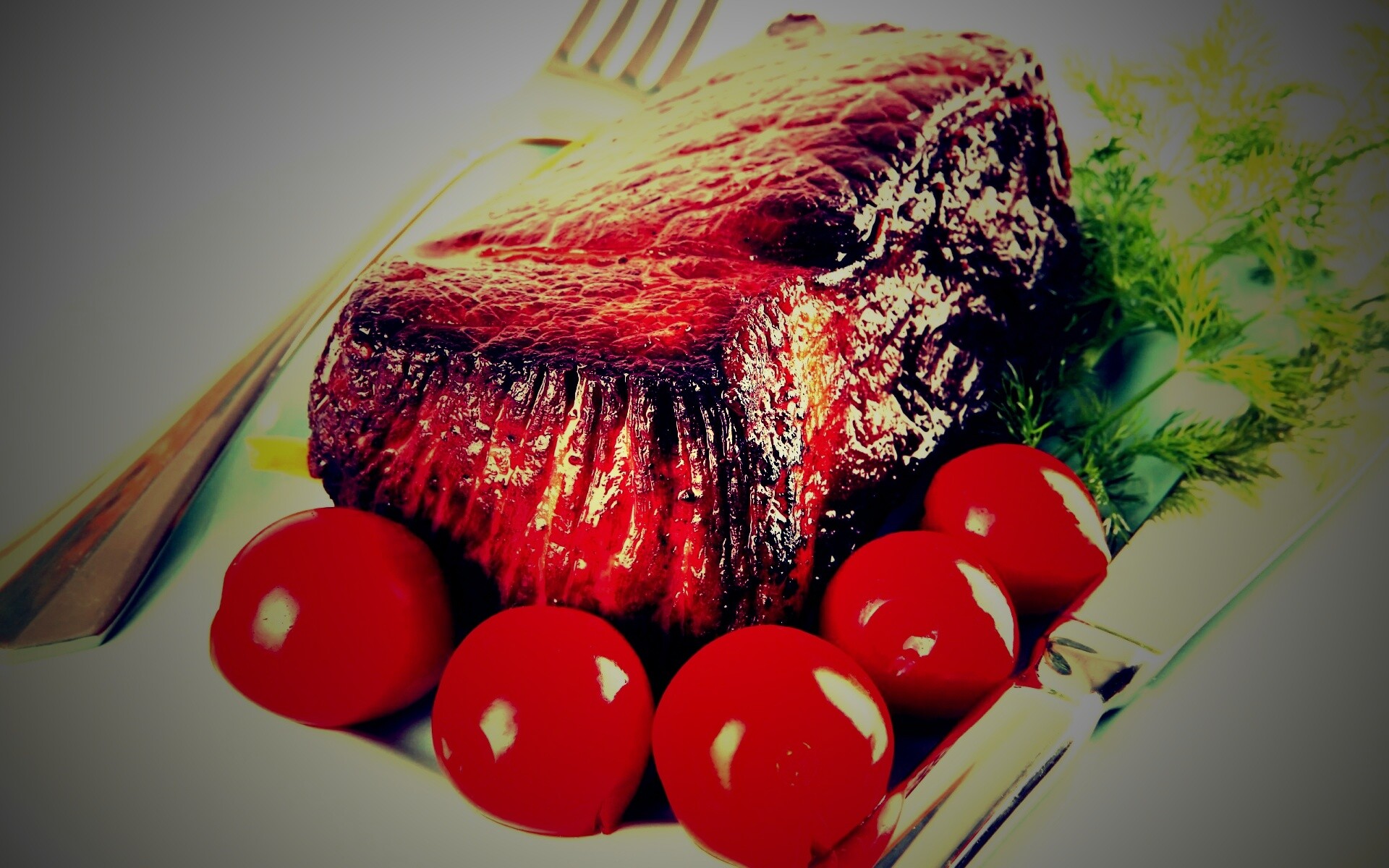 Стейк с помидорами обои