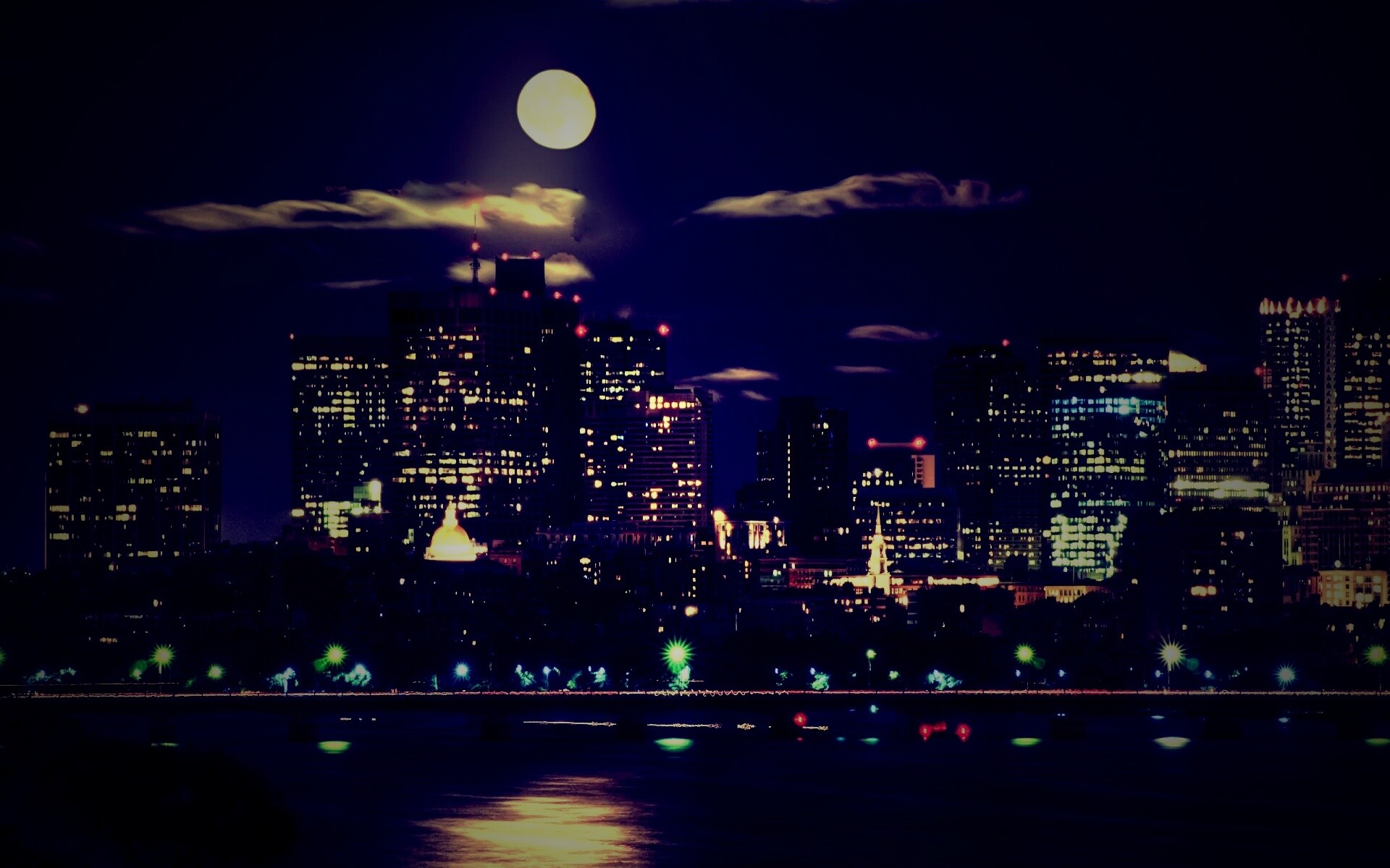 Луна над мегаполисом обои