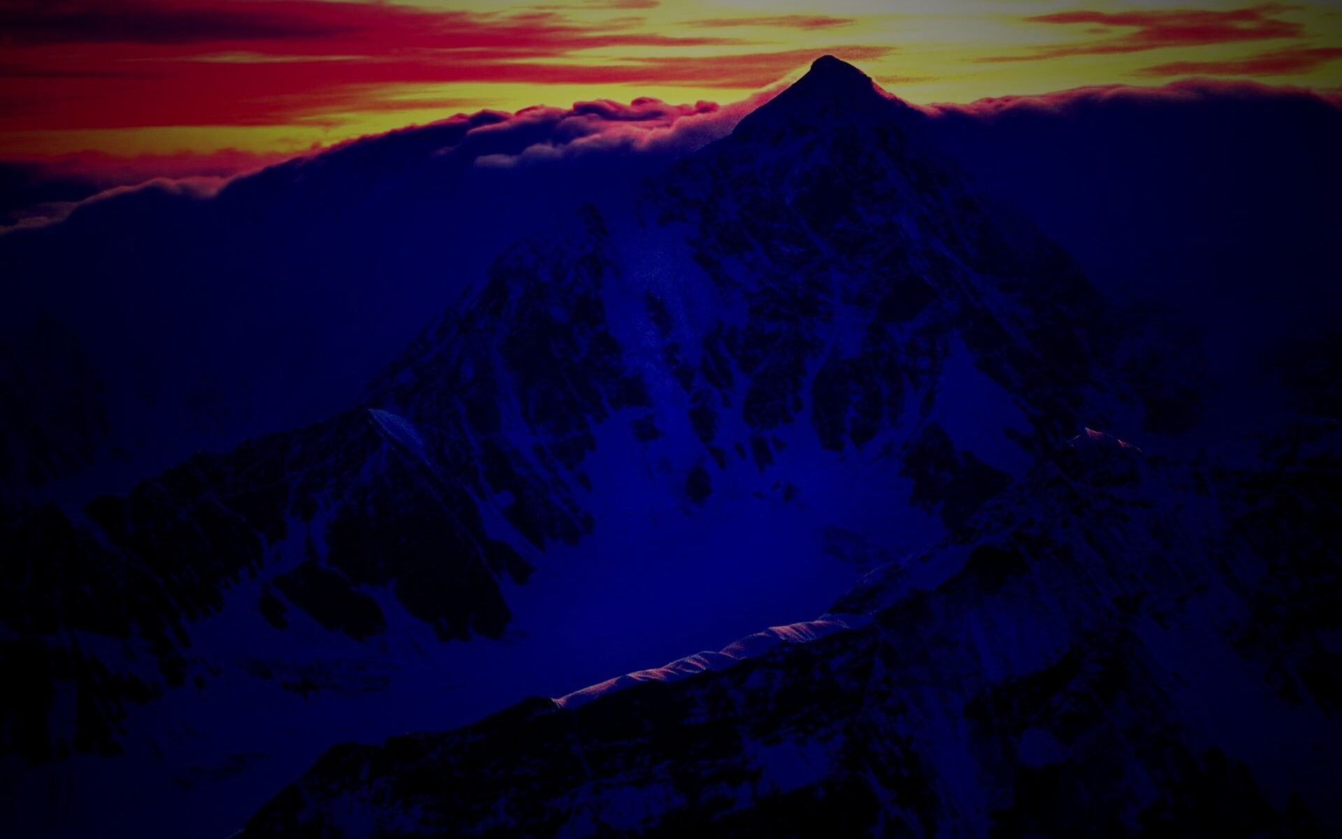 Гора на закате обои