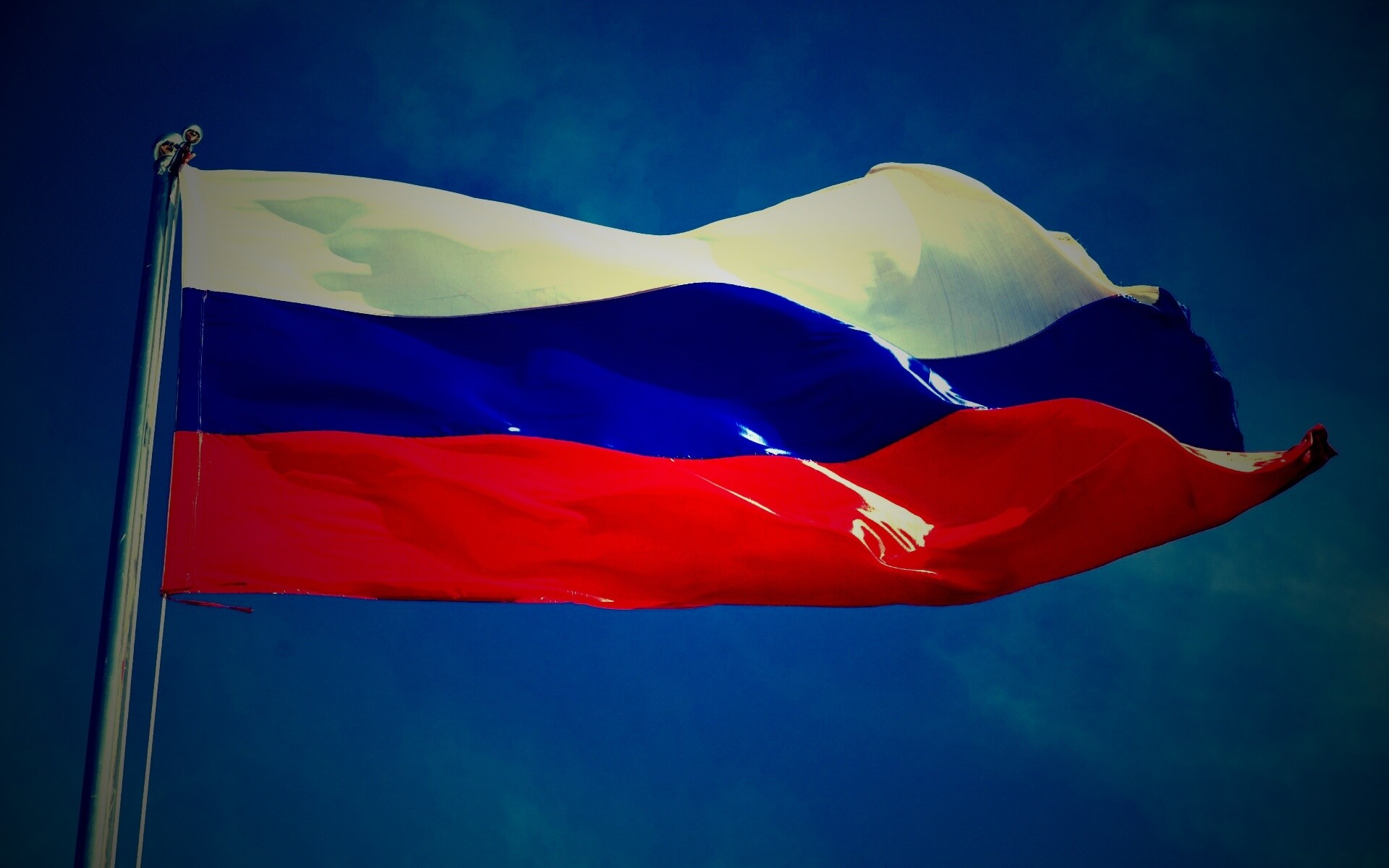 Флаг России на флагштоке обои