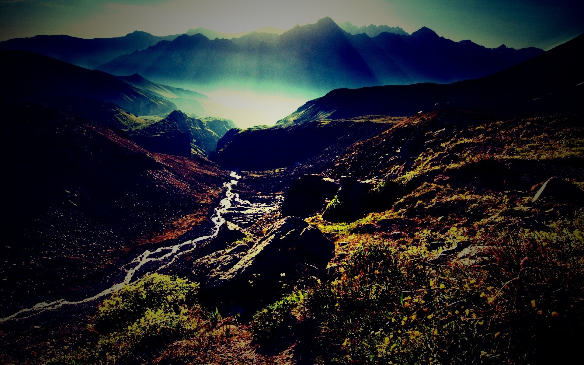 Горы и ручей обои