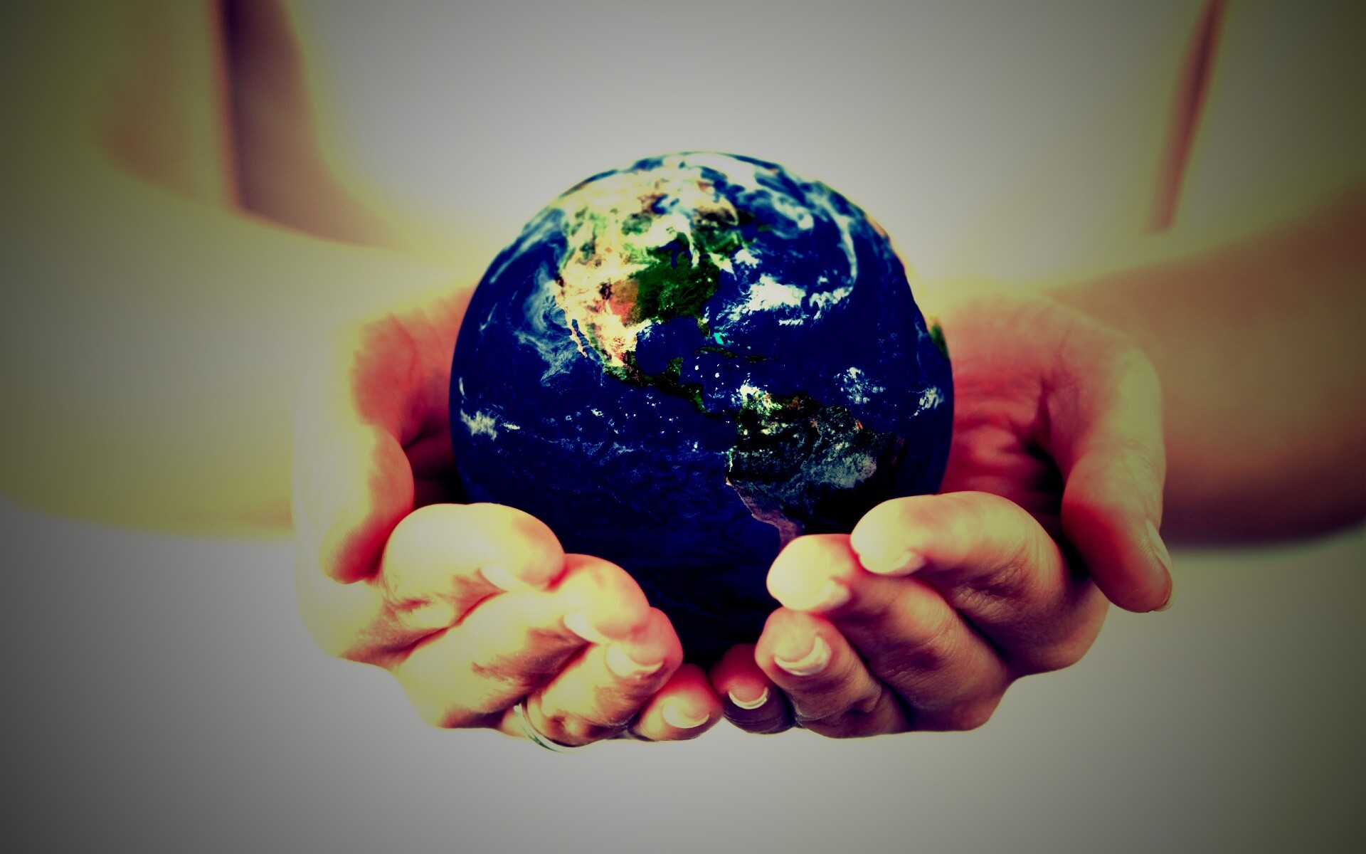 Весь мир в твоих руках обои