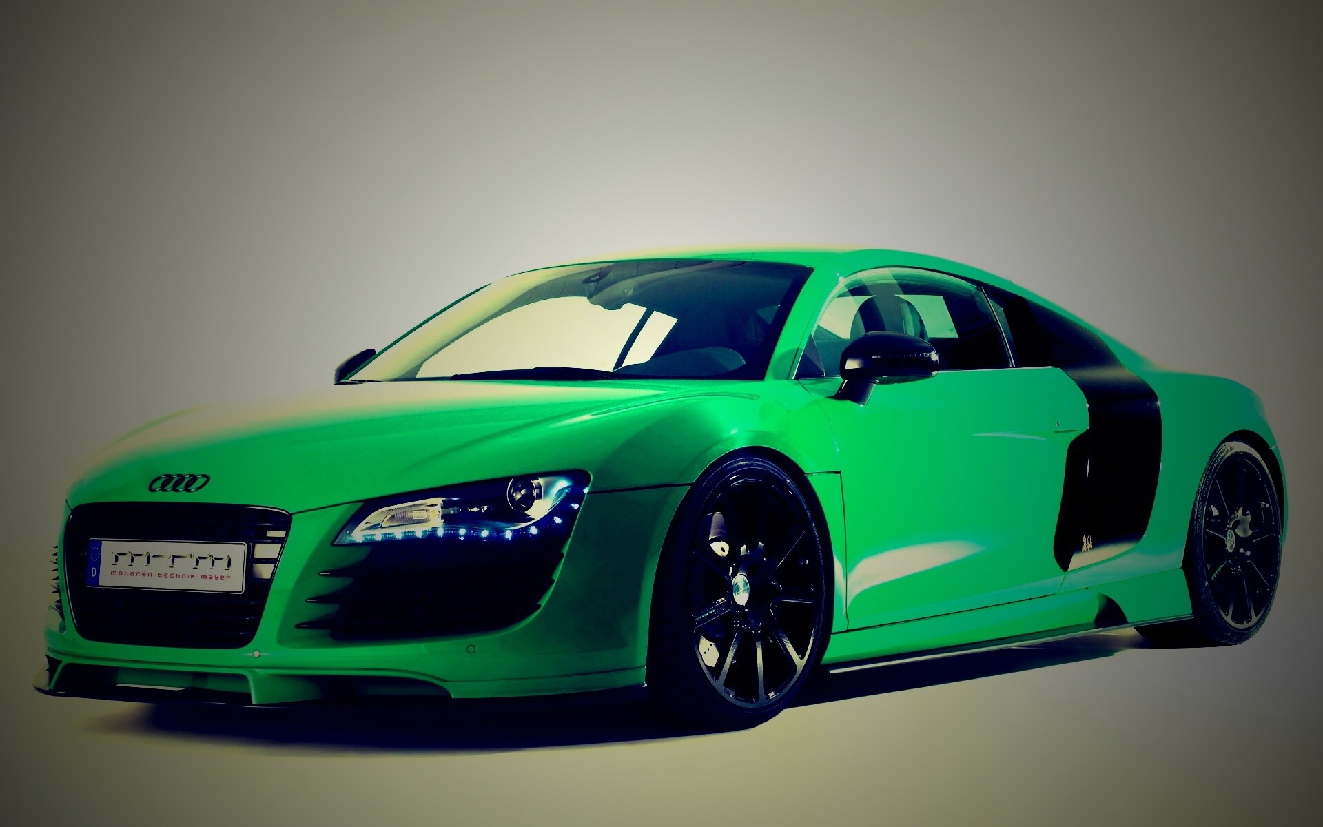 Зелёный спорткар Ауди РС8 обои
