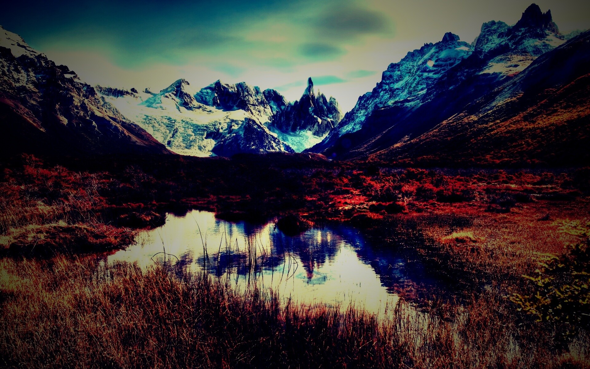 Болота на фоне гор обои