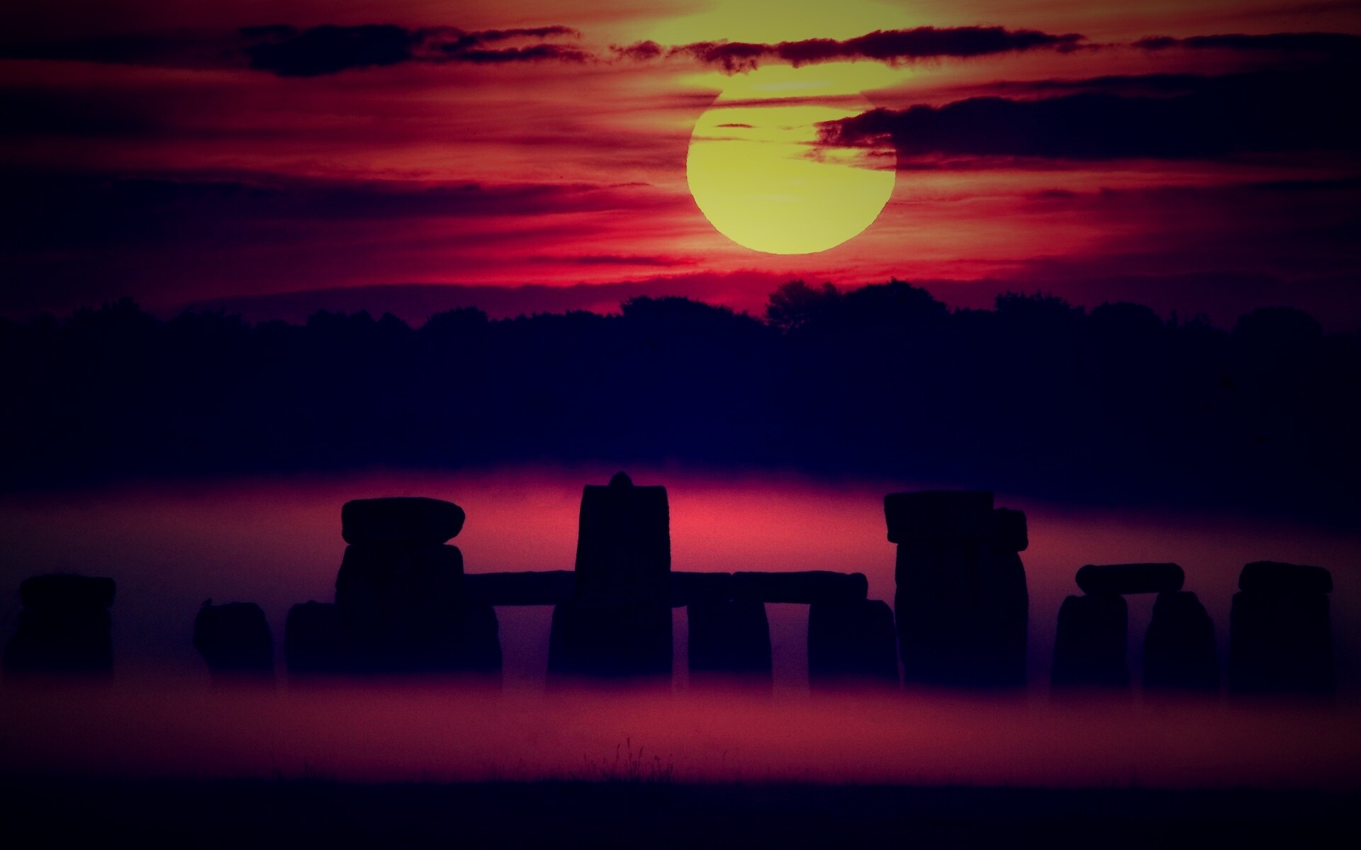 Стоунхэндж в утреннем тумане обои