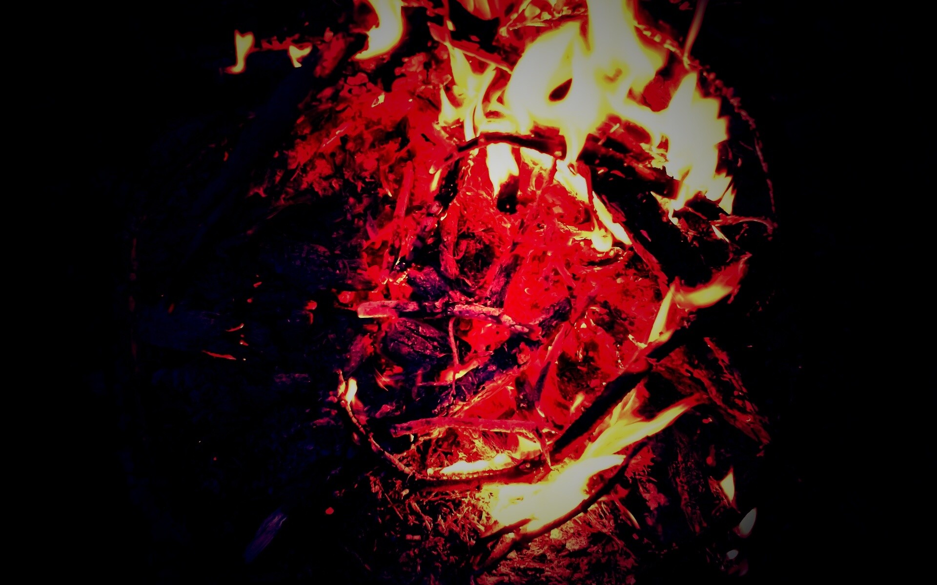 Костёр крупным планом обои