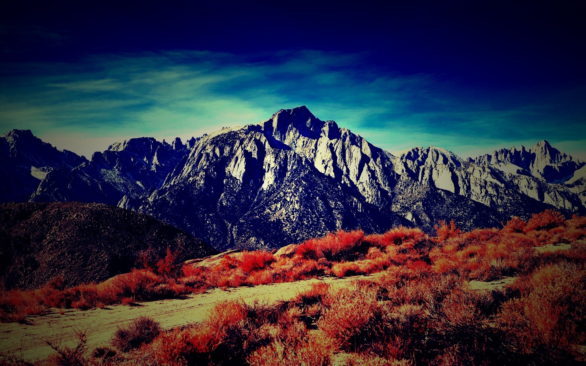 Горы у пустыни обои