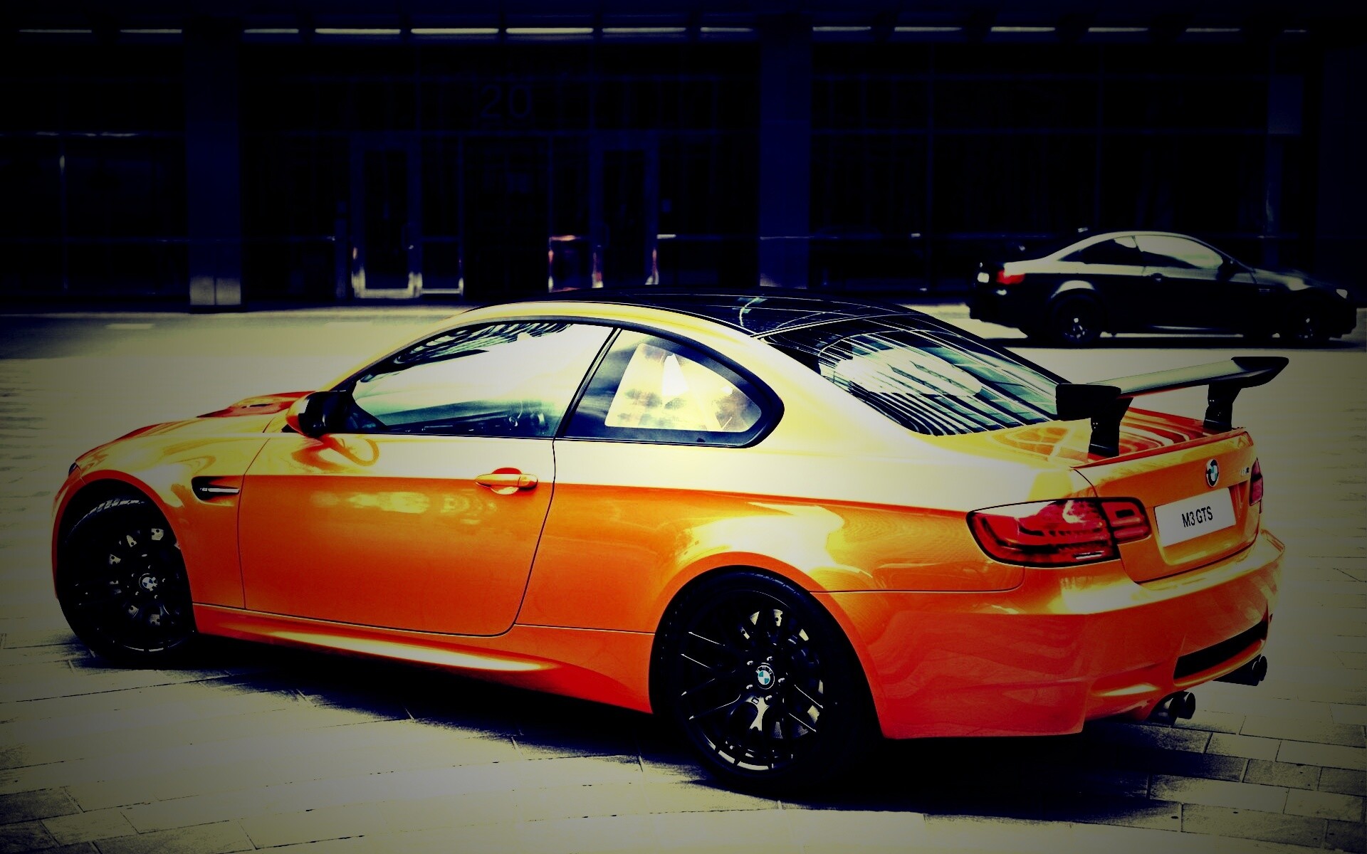 Оранжевый BMW M3 обои