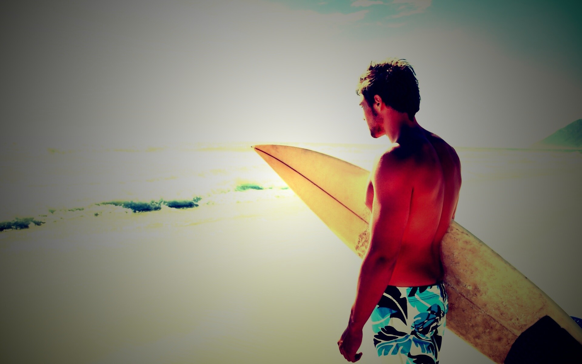 Собирается оседлать волну обои