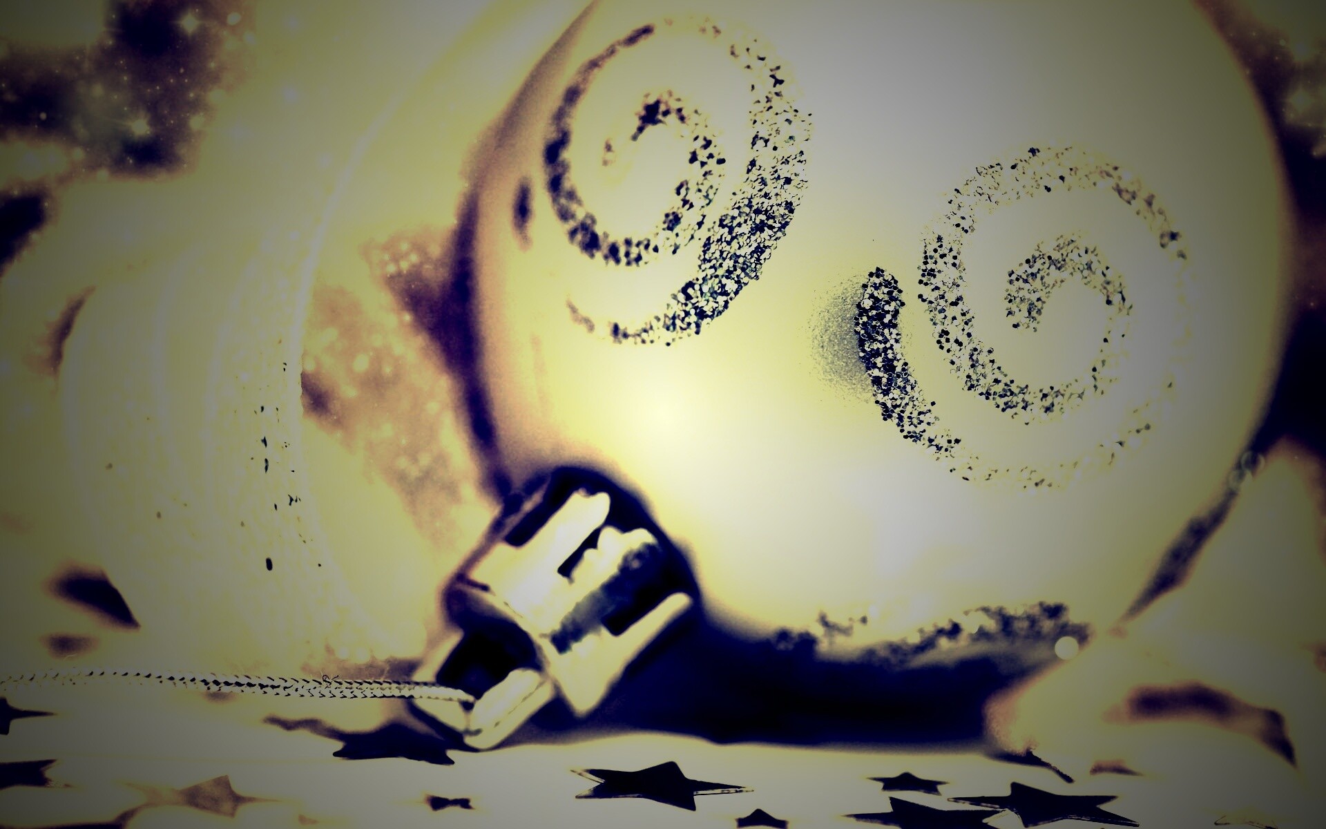 Ёлочный шарик белого цвета обои