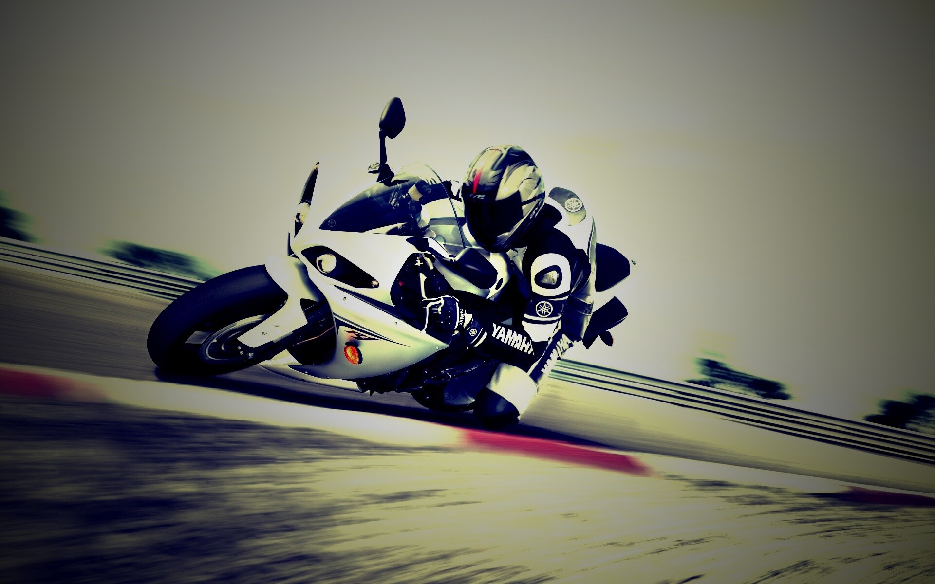 Человек на мотоцикле обои