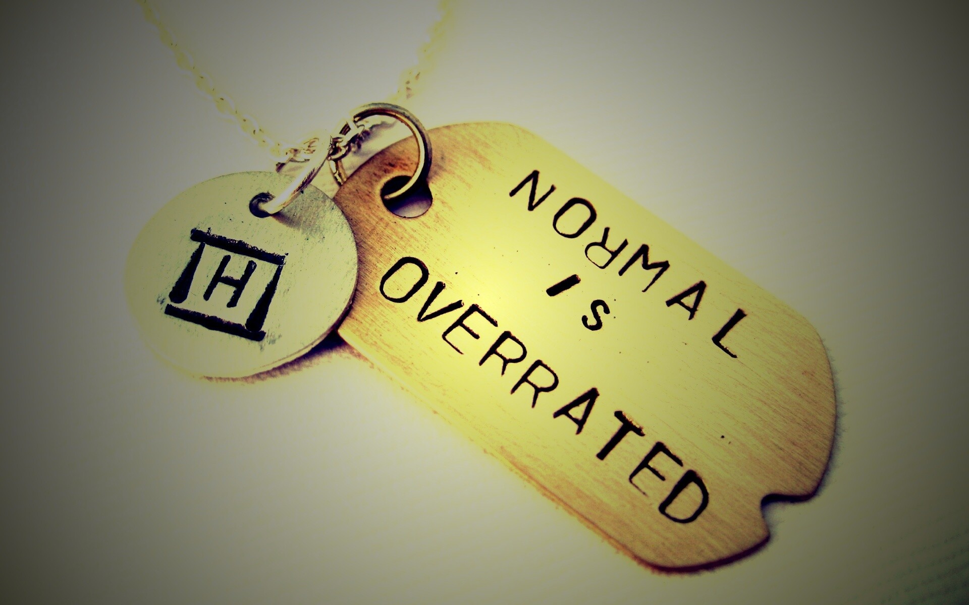 Нормальность переоценена обои