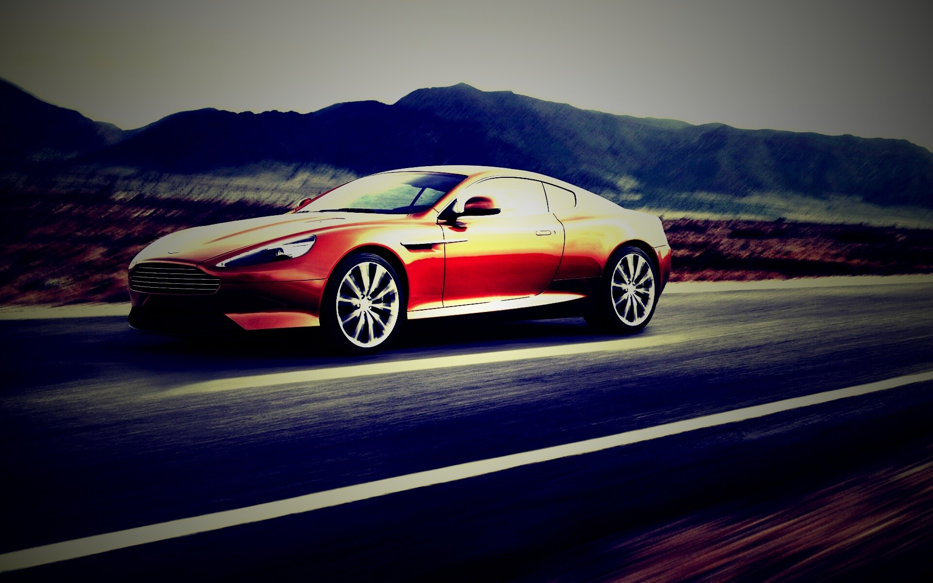 Астон Мартин на шоссе обои