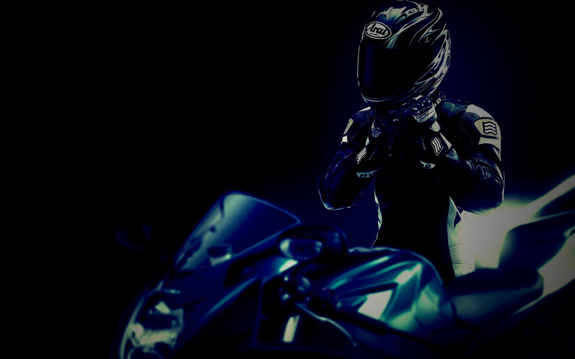 Мотоциклист в черном обои