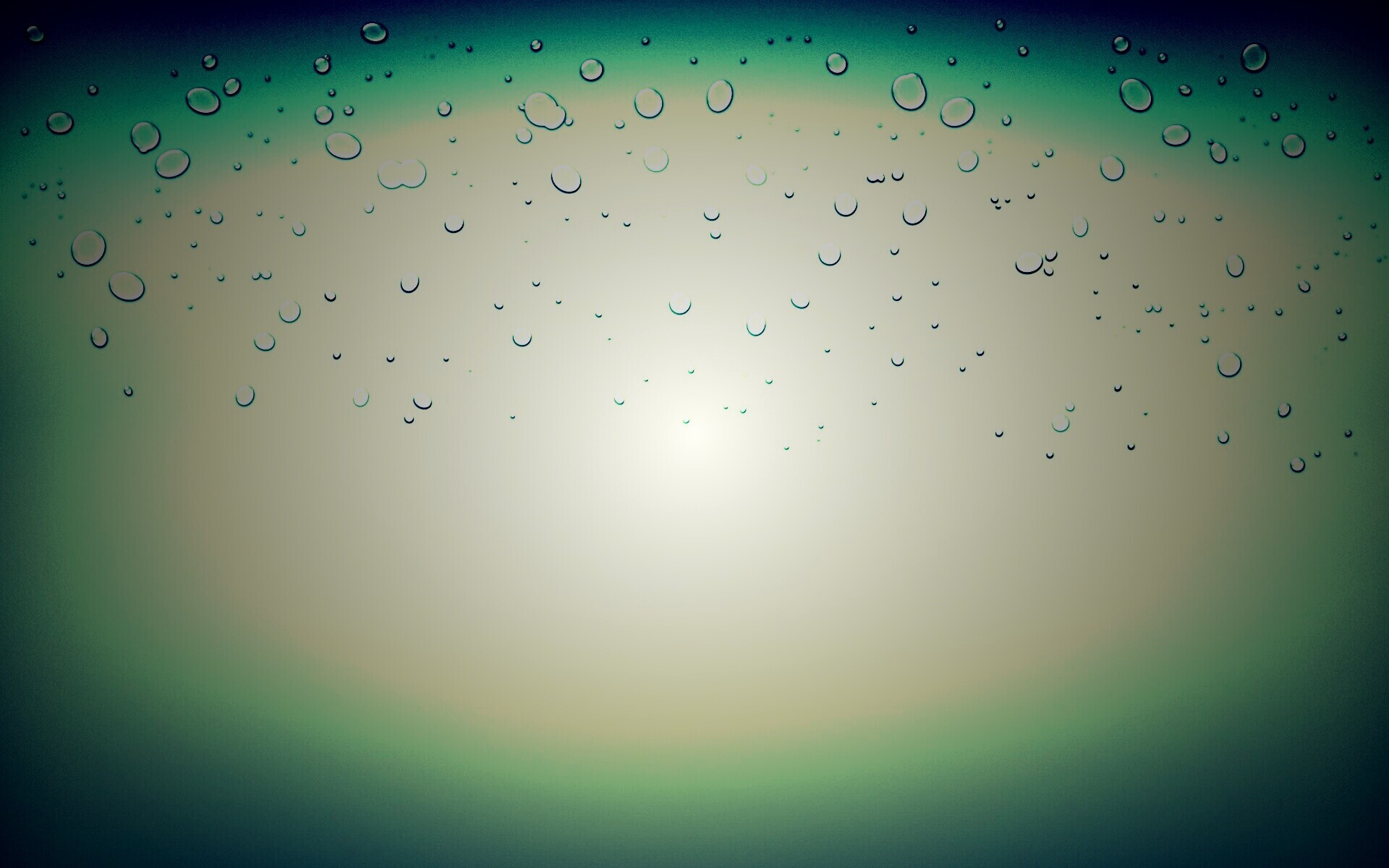 Капли воды на стекле обои