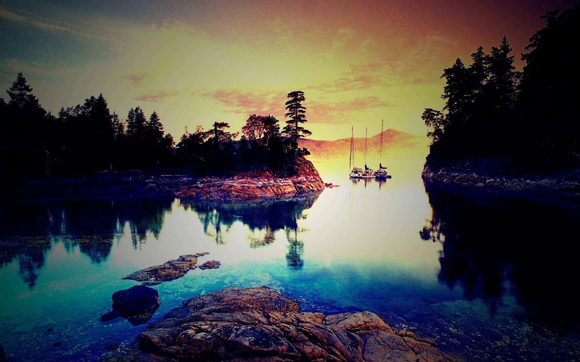 Яхты в заливе обои