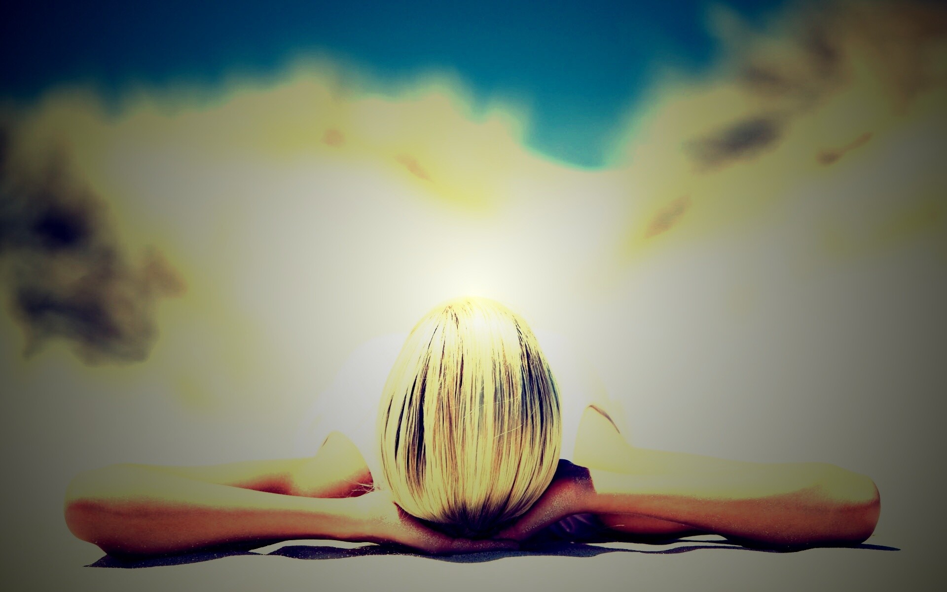 Девушка на солнце обои