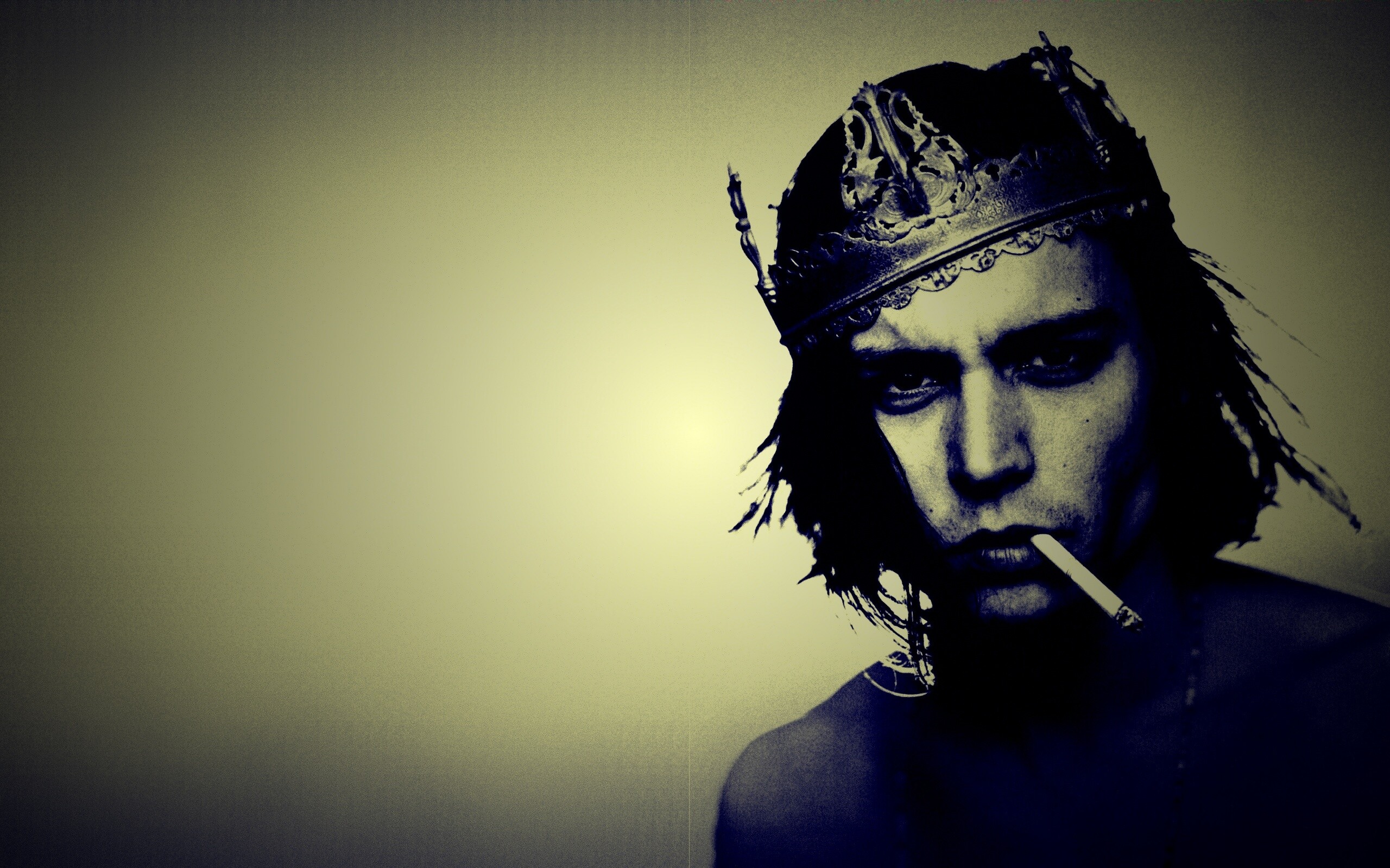 Джонни Депп в короне обои