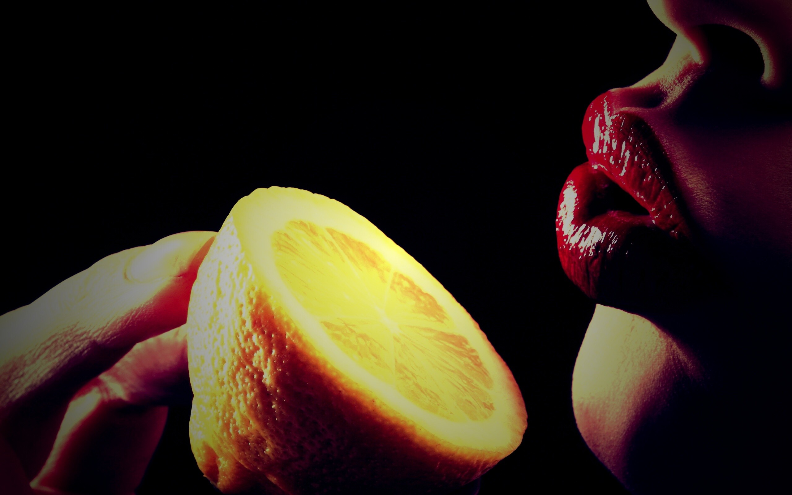 Лимон и губы обои