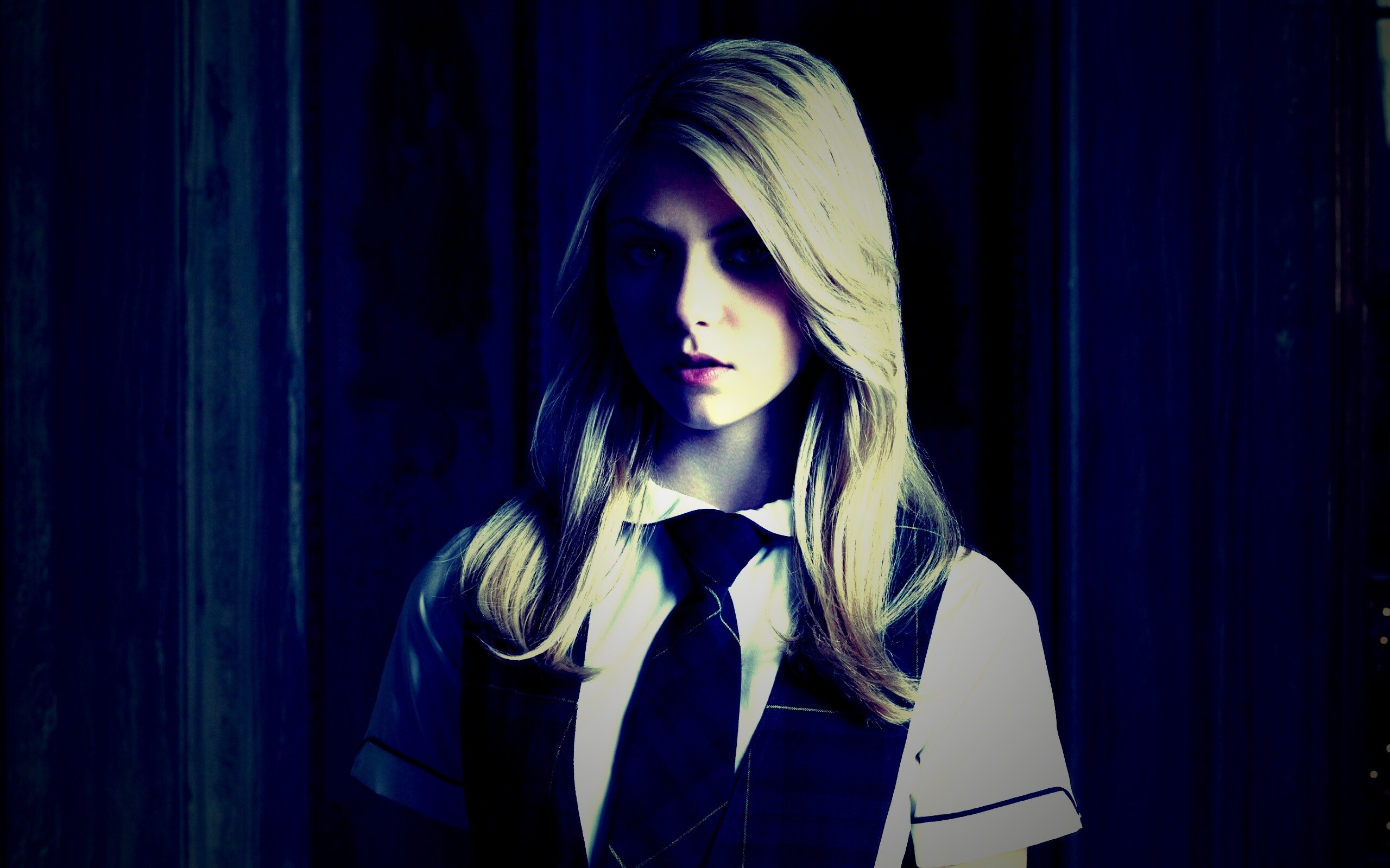 Тейлор Момсен обои