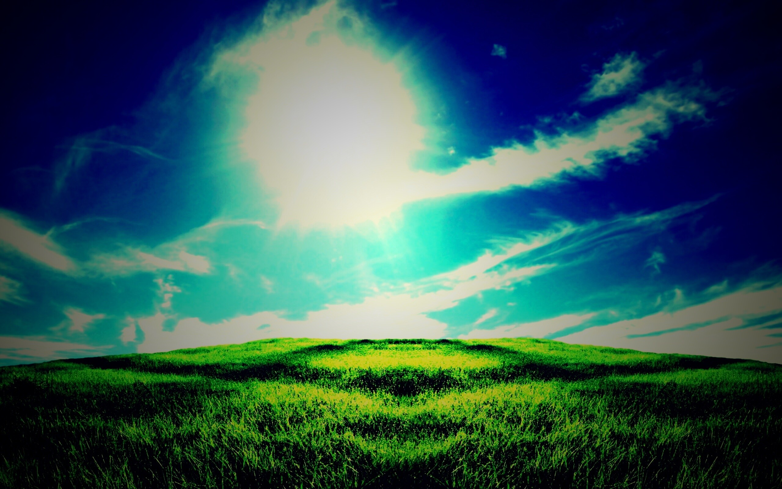 Солнце над холмом обои